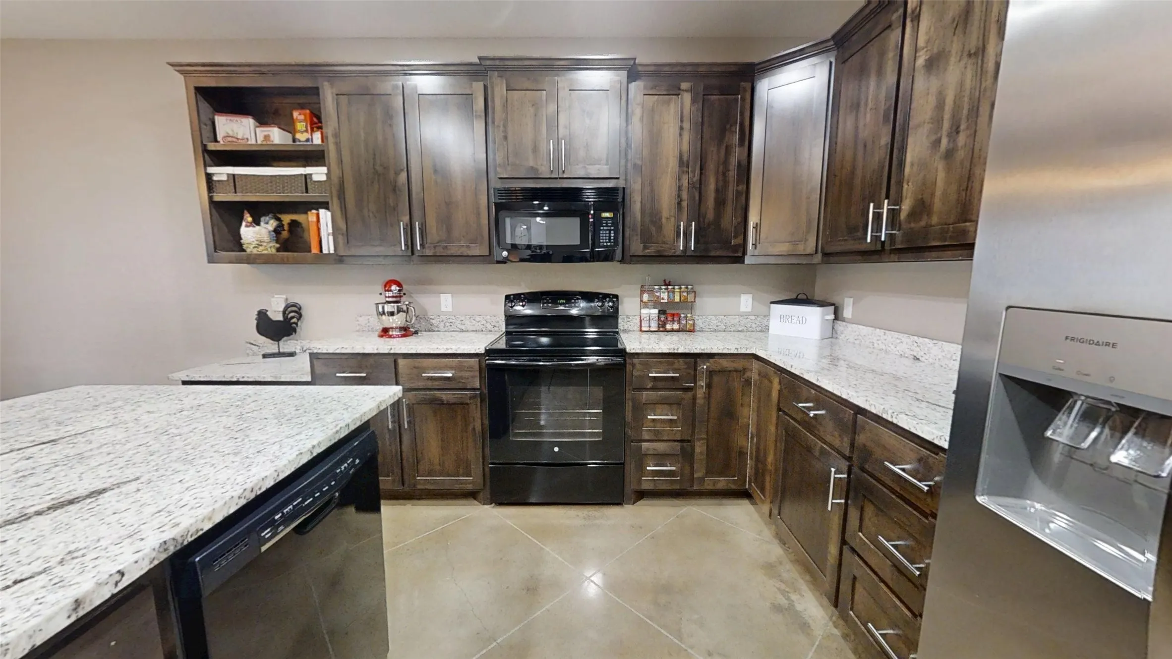 Single Family Residence For Sale in Hood County , 3904 Laramie Trail, Granbury, Texas 76048, 3 Bedroom, 2 Bathroom, 2 Garage spaces, 1,884 Sqft, built in 2015, Preowned, mls#21240906, Real Estate Agent in Granbury, Homes For Sale in Hood county, Homes For Sale in Granbury, Realtor in Granbury Texas, Real Estate Brokerage Independent Realty Texas, Luminita Cordes Realtor