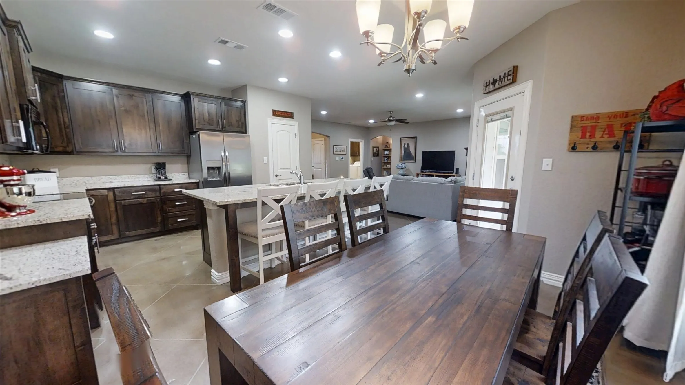 Single Family Residence For Sale in Hood County , 3904 Laramie Trail, Granbury, Texas 76048, 3 Bedroom, 2 Bathroom, 2 Garage spaces, 1,884 Sqft, built in 2015, Preowned, mls#21240906, Real Estate Agent in Granbury, Homes For Sale in Hood county, Homes For Sale in Granbury, Realtor in Granbury Texas, Real Estate Brokerage Independent Realty Texas, Luminita Cordes Realtor