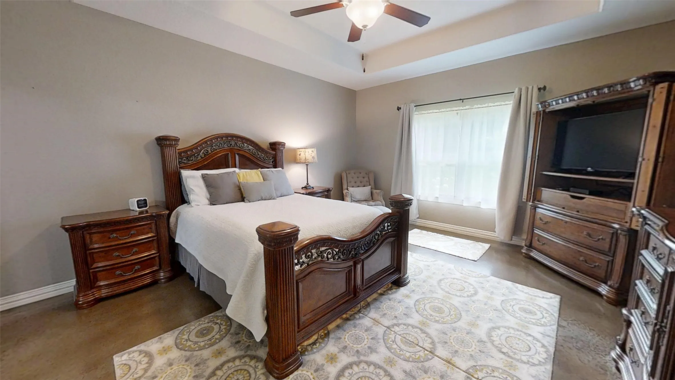 Single Family Residence For Sale in Hood County , 3904 Laramie Trail, Granbury, Texas 76048, 3 Bedroom, 2 Bathroom, 2 Garage spaces, 1,884 Sqft, built in 2015, Preowned, mls#21240906, Real Estate Agent in Granbury, Homes For Sale in Hood county, Homes For Sale in Granbury, Realtor in Granbury Texas, Real Estate Brokerage Independent Realty Texas, Luminita Cordes Realtor