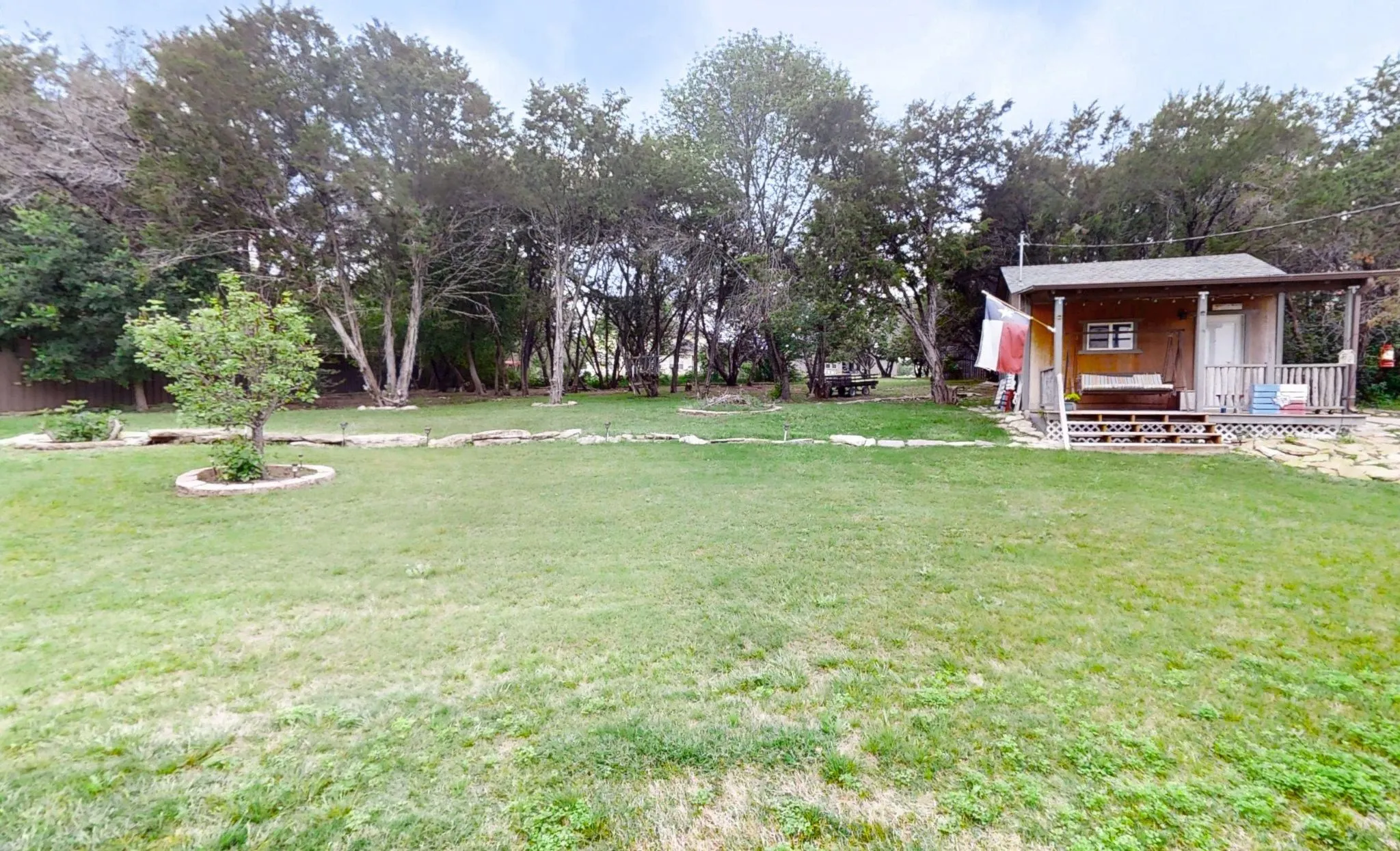 Single Family Residence For Sale in Hood County , 3904 Laramie Trail, Granbury, Texas 76048, 3 Bedroom, 2 Bathroom, 2 Garage spaces, 1,884 Sqft, built in 2015, Preowned, mls#21240906, Real Estate Agent in Granbury, Homes For Sale in Hood county, Homes For Sale in Granbury, Realtor in Granbury Texas, Real Estate Brokerage Independent Realty Texas, Luminita Cordes Realtor