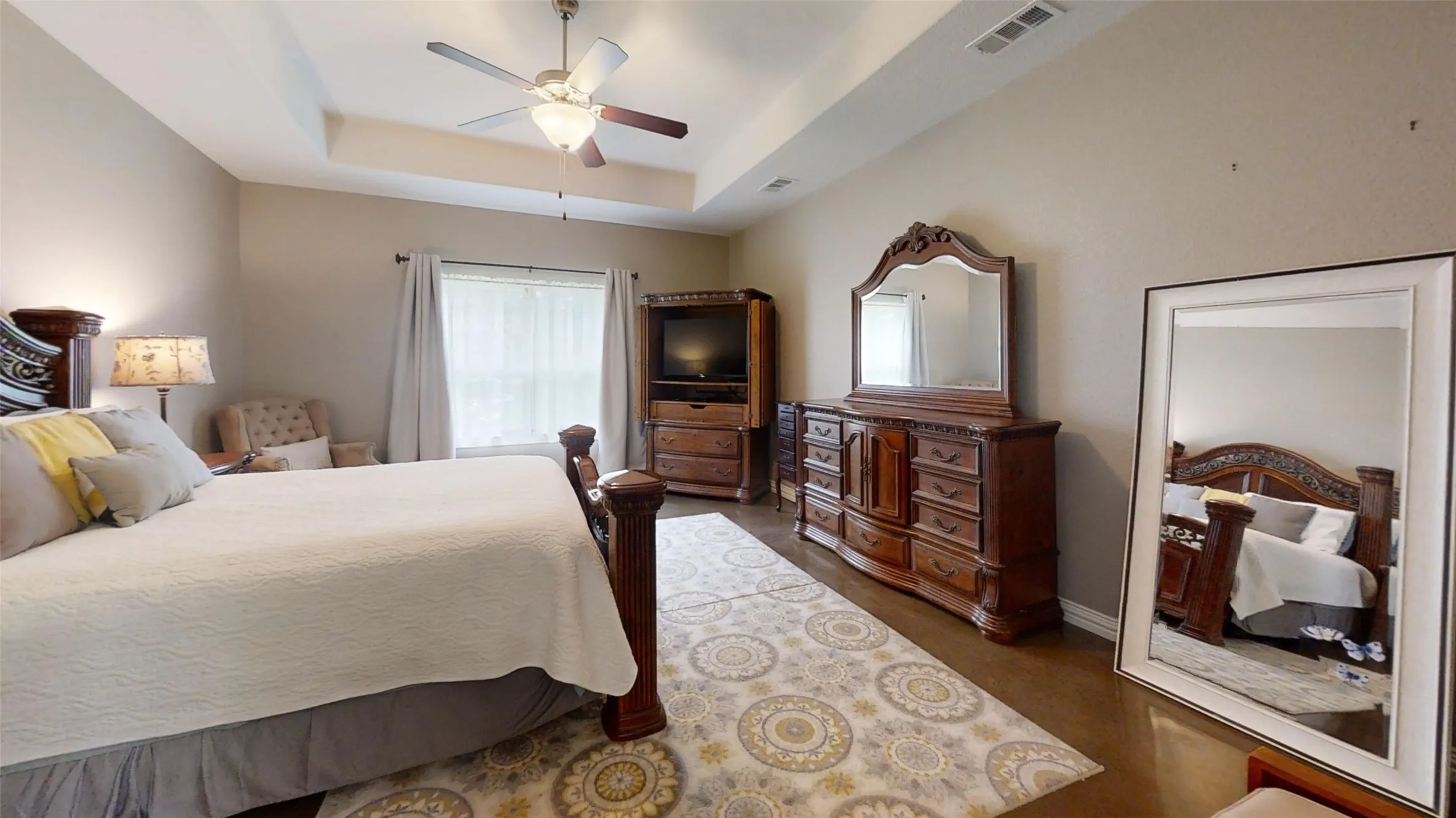 Single Family Residence For Sale in Hood County , 3904 Laramie Trail, Granbury, Texas 76048, 3 Bedroom, 2 Bathroom, 2 Garage spaces, 1,884 Sqft, built in 2015, Preowned, mls#21240906, Real Estate Agent in Granbury, Homes For Sale in Hood county, Homes For Sale in Granbury, Realtor in Granbury Texas, Real Estate Brokerage Independent Realty Texas, Luminita Cordes Realtor