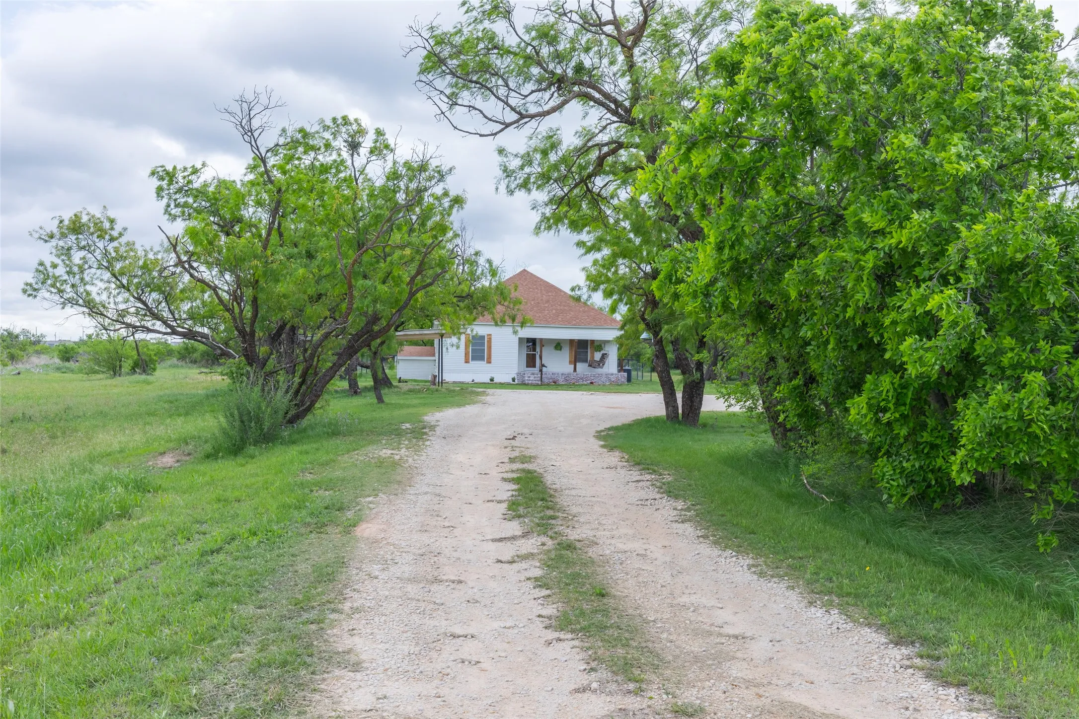 Single Family Residence For Sale in Taylor County , 533 Greenfield Road, Abilene, Texas 79602, 3 Bedroom, 2 Bathroom, Garage spaces, 1,548 Sqft, built in 1916, mls#21241593, Real Estate Agent in Abilene, Homes For Sale in Taylor county, Homes For Sale in Abilene, Realtor in Abilene Texas, Real Estate Brokerage Independent Realty Texas, Luminita Cordes Realtor
