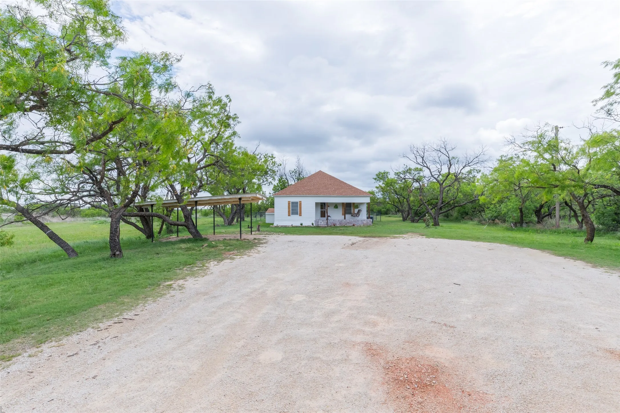 Single Family Residence For Sale in Taylor County , 533 Greenfield Road, Abilene, Texas 79602, 3 Bedroom, 2 Bathroom, Garage spaces, 1,548 Sqft, built in 1916, mls#21241593, Real Estate Agent in Abilene, Homes For Sale in Taylor county, Homes For Sale in Abilene, Realtor in Abilene Texas, Real Estate Brokerage Independent Realty Texas, Luminita Cordes Realtor