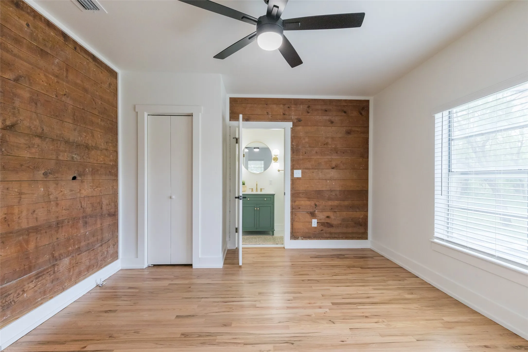 Single Family Residence For Sale in Taylor County , 533 Greenfield Road, Abilene, Texas 79602, 3 Bedroom, 2 Bathroom, Garage spaces, 1,548 Sqft, built in 1916, mls#21241593, Real Estate Agent in Abilene, Homes For Sale in Taylor county, Homes For Sale in Abilene, Realtor in Abilene Texas, Real Estate Brokerage Independent Realty Texas, Luminita Cordes Realtor