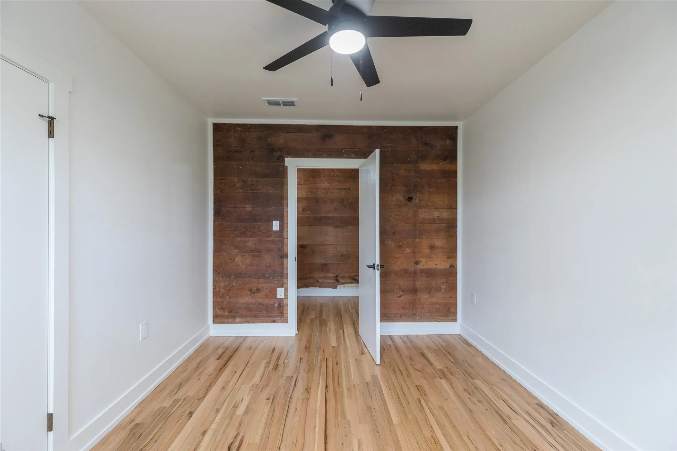 Single Family Residence For Sale in Taylor County , 533 Greenfield Road, Abilene, Texas 79602, 3 Bedroom, 2 Bathroom, Garage spaces, 1,548 Sqft, built in 1916, mls#21241593, Real Estate Agent in Abilene, Homes For Sale in Taylor county, Homes For Sale in Abilene, Realtor in Abilene Texas, Real Estate Brokerage Independent Realty Texas, Luminita Cordes Realtor