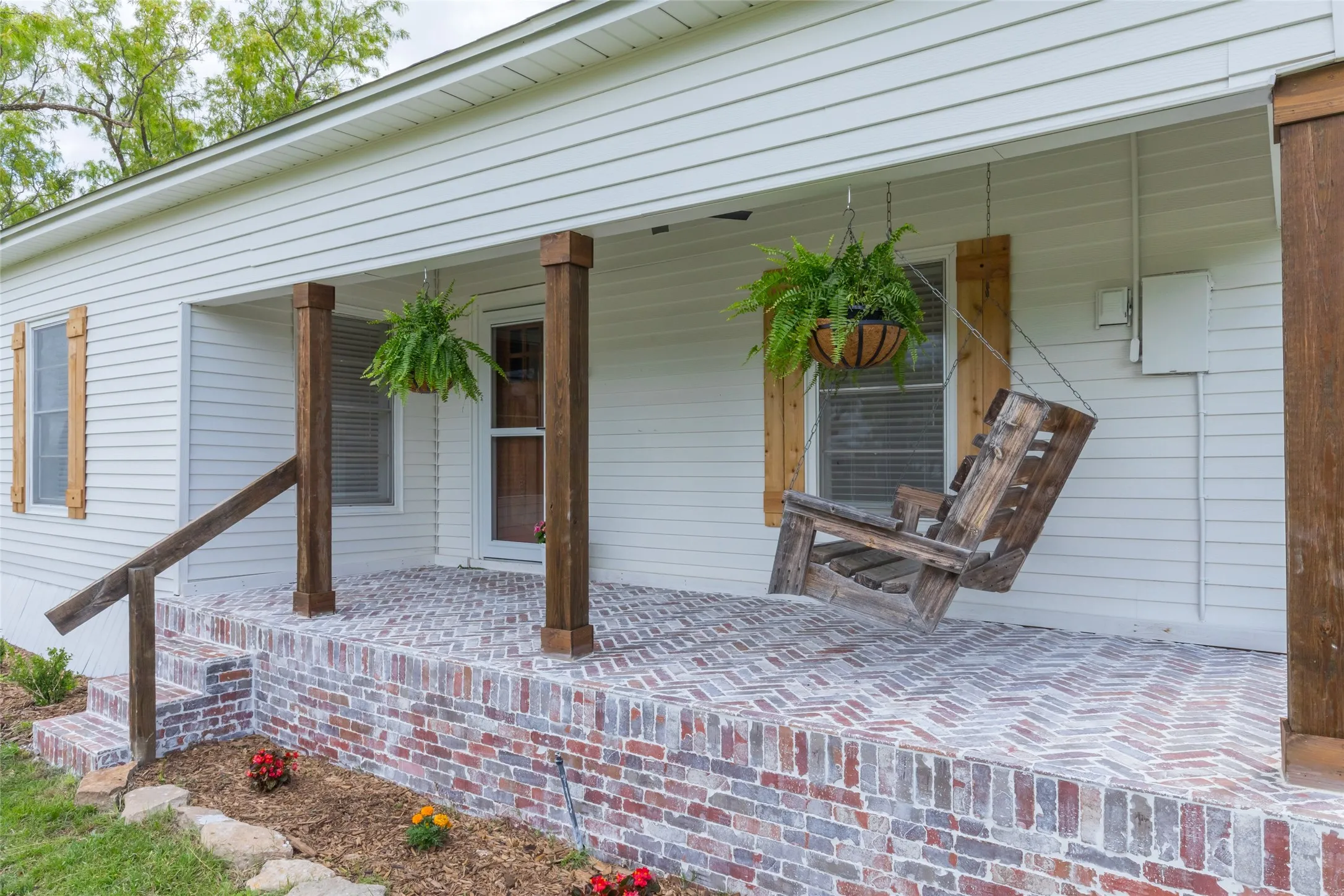 Single Family Residence For Sale in Taylor County , 533 Greenfield Road, Abilene, Texas 79602, 3 Bedroom, 2 Bathroom, Garage spaces, 1,548 Sqft, built in 1916, mls#21241593, Real Estate Agent in Abilene, Homes For Sale in Taylor county, Homes For Sale in Abilene, Realtor in Abilene Texas, Real Estate Brokerage Independent Realty Texas, Luminita Cordes Realtor