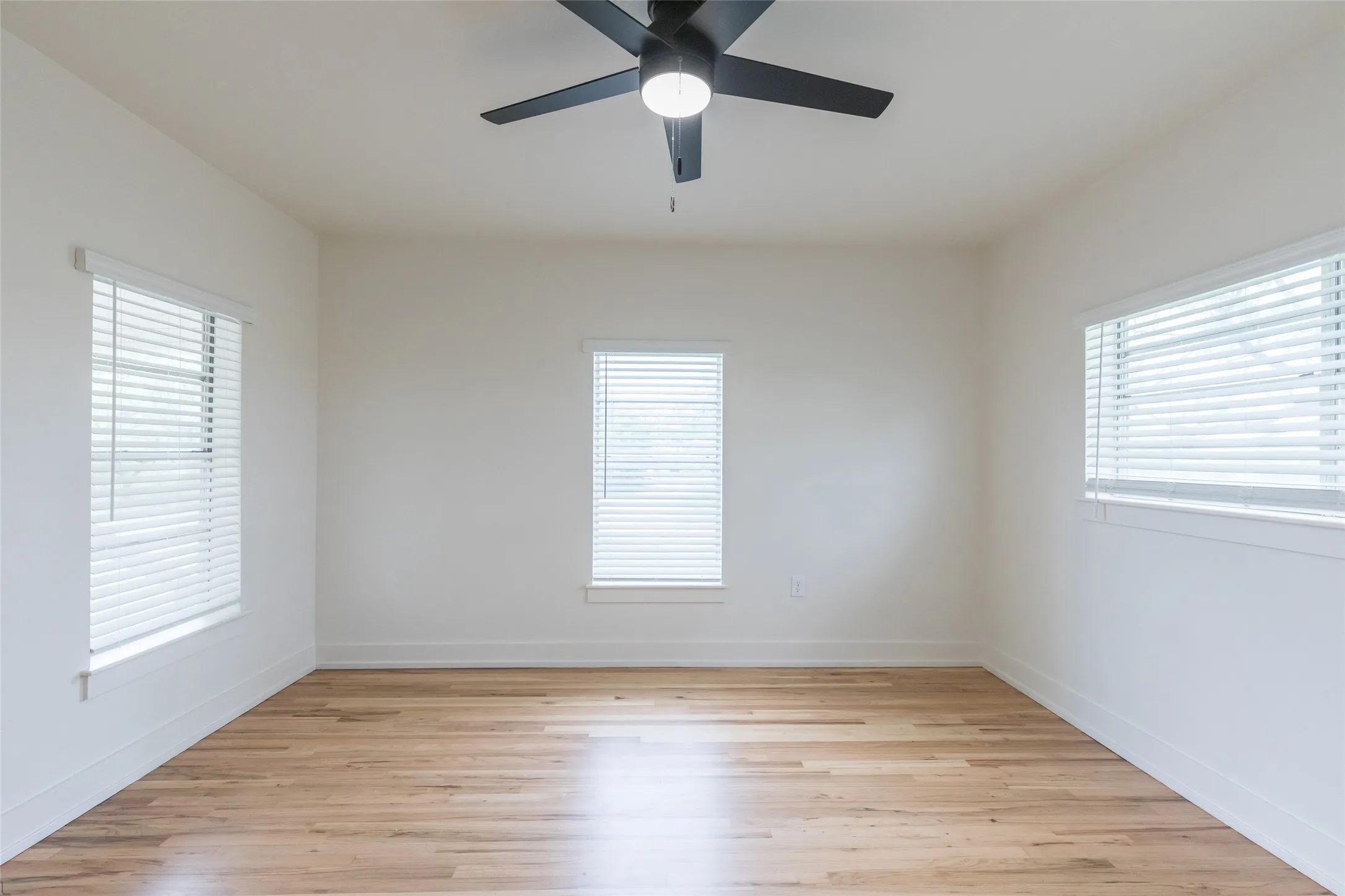 Single Family Residence For Sale in Taylor County , 533 Greenfield Road, Abilene, Texas 79602, 3 Bedroom, 2 Bathroom, Garage spaces, 1,548 Sqft, built in 1916, mls#21241593, Real Estate Agent in Abilene, Homes For Sale in Taylor county, Homes For Sale in Abilene, Realtor in Abilene Texas, Real Estate Brokerage Independent Realty Texas, Luminita Cordes Realtor