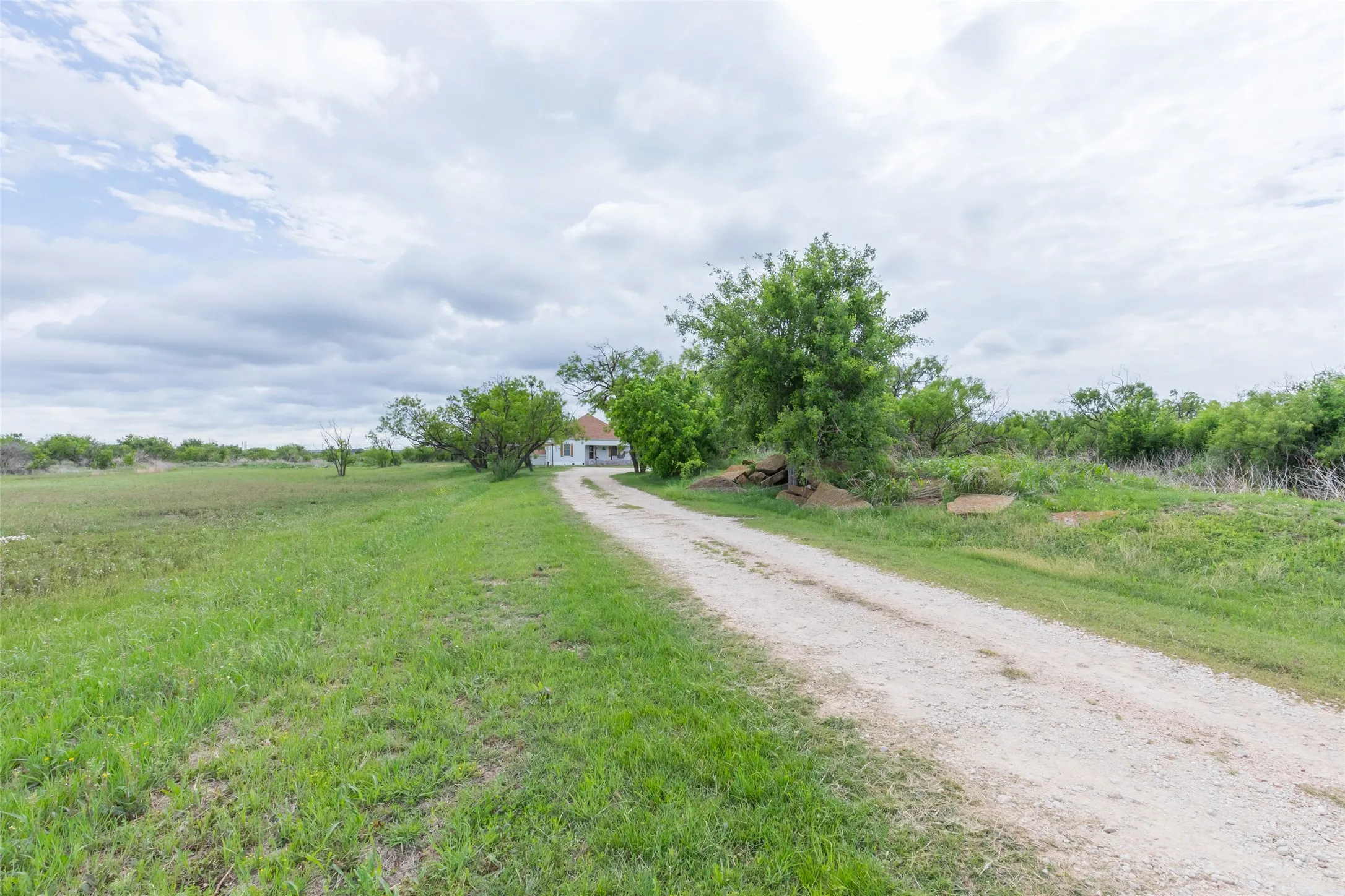 Single Family Residence For Sale in Taylor County , 533 Greenfield Road, Abilene, Texas 79602, 3 Bedroom, 2 Bathroom, Garage spaces, 1,548 Sqft, built in 1916, mls#21241593, Real Estate Agent in Abilene, Homes For Sale in Taylor county, Homes For Sale in Abilene, Realtor in Abilene Texas, Real Estate Brokerage Independent Realty Texas, Luminita Cordes Realtor