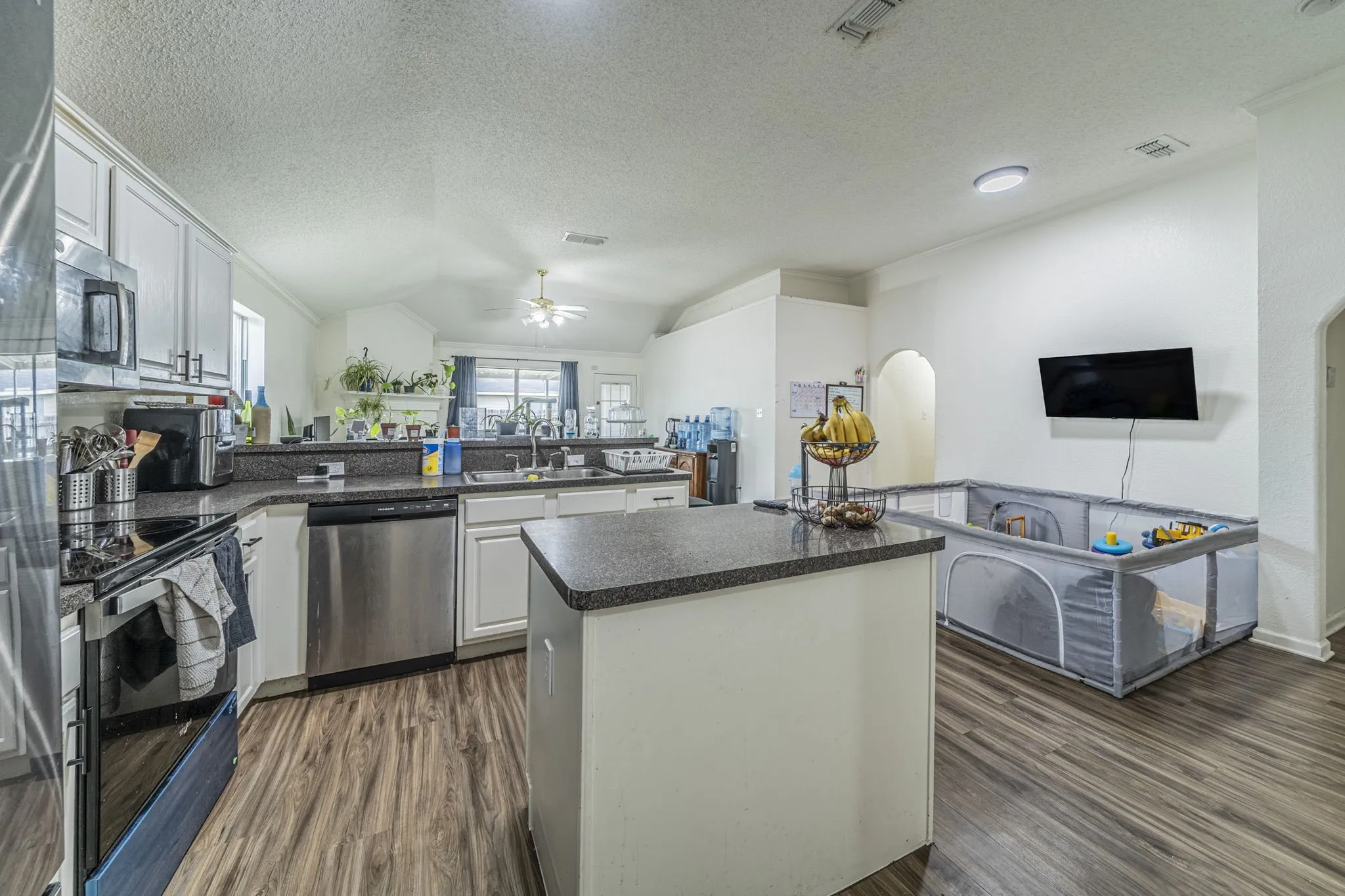 Single Family Residence For Sale in Tarrant County , 7404 Grass Valley Trail, Fort Worth, Texas 76123, 4 Bedroom, 2 Bathroom, 2 Garage spaces, 1,854 Sqft, built in 2003, mls#21237608, Real Estate Agent in Fort Worth, Homes For Sale in Tarrant county, Homes For Sale in Fort Worth, Realtor in Fort Worth Texas, Real Estate Brokerage Independent Realty Texas, Luminita Cordes Realtor
