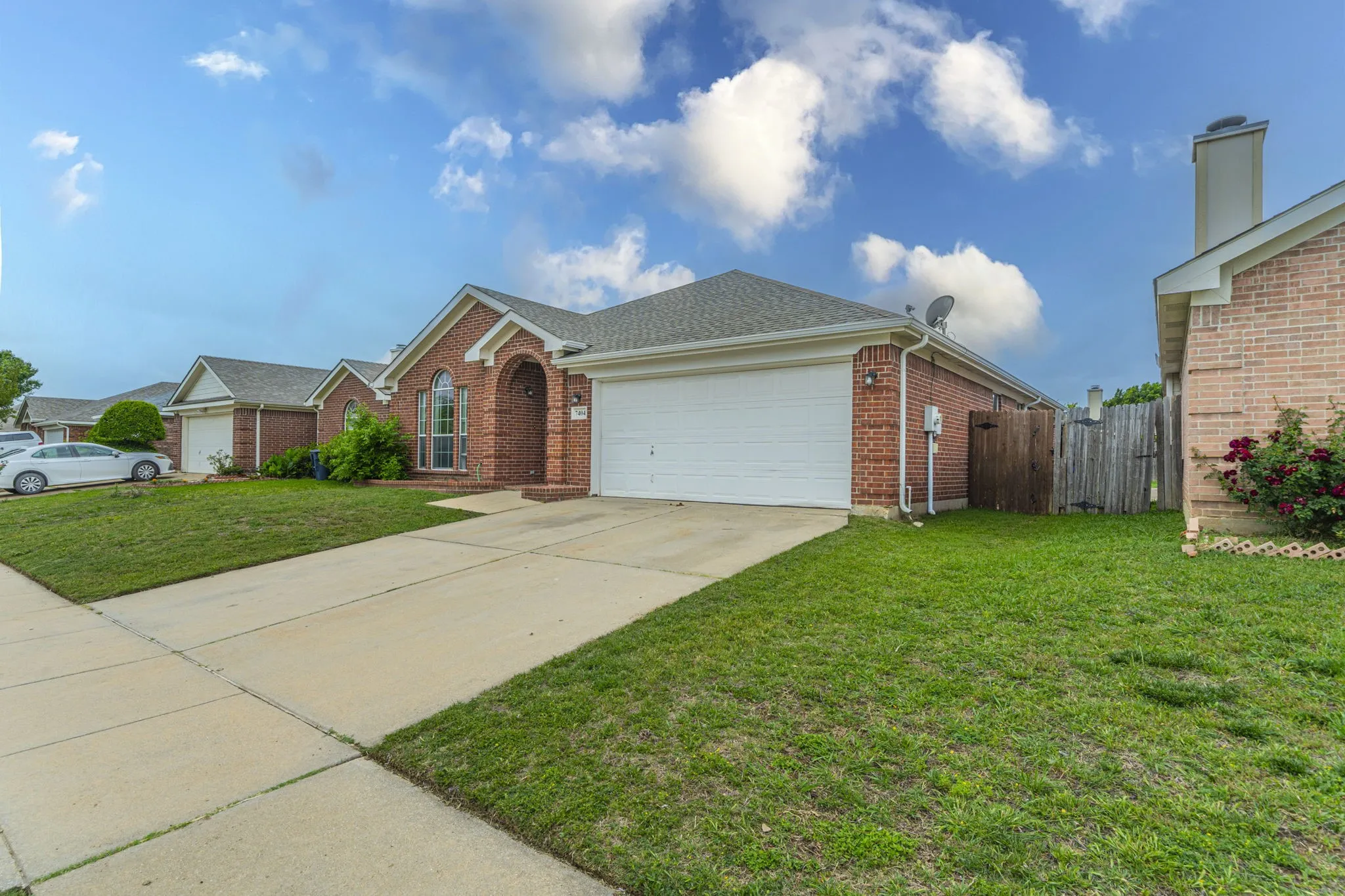 Single Family Residence For Sale in Tarrant County , 7404 Grass Valley Trail, Fort Worth, Texas 76123, 4 Bedroom, 2 Bathroom, 2 Garage spaces, 1,854 Sqft, built in 2003, mls#21237608, Real Estate Agent in Fort Worth, Homes For Sale in Tarrant county, Homes For Sale in Fort Worth, Realtor in Fort Worth Texas, Real Estate Brokerage Independent Realty Texas, Luminita Cordes Realtor