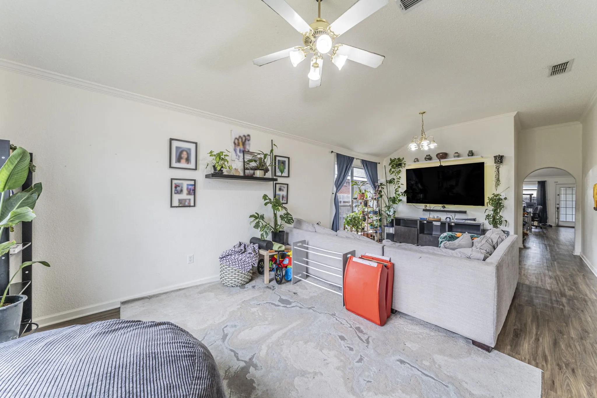 Single Family Residence For Sale in Tarrant County , 7404 Grass Valley Trail, Fort Worth, Texas 76123, 4 Bedroom, 2 Bathroom, 2 Garage spaces, 1,854 Sqft, built in 2003, mls#21237608, Real Estate Agent in Fort Worth, Homes For Sale in Tarrant county, Homes For Sale in Fort Worth, Realtor in Fort Worth Texas, Real Estate Brokerage Independent Realty Texas, Luminita Cordes Realtor