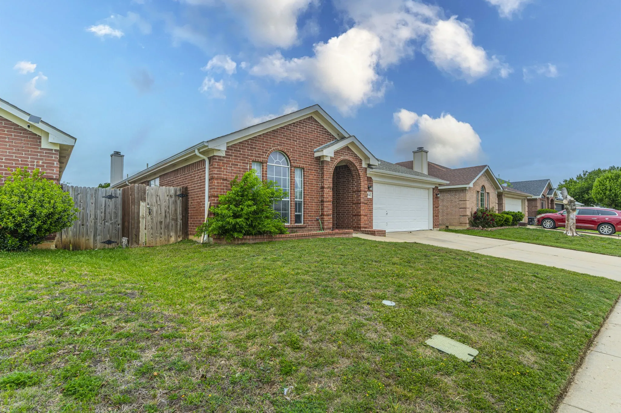 Single Family Residence For Sale in Tarrant County , 7404 Grass Valley Trail, Fort Worth, Texas 76123, 4 Bedroom, 2 Bathroom, 2 Garage spaces, 1,854 Sqft, built in 2003, mls#21237608, Real Estate Agent in Fort Worth, Homes For Sale in Tarrant county, Homes For Sale in Fort Worth, Realtor in Fort Worth Texas, Real Estate Brokerage Independent Realty Texas, Luminita Cordes Realtor