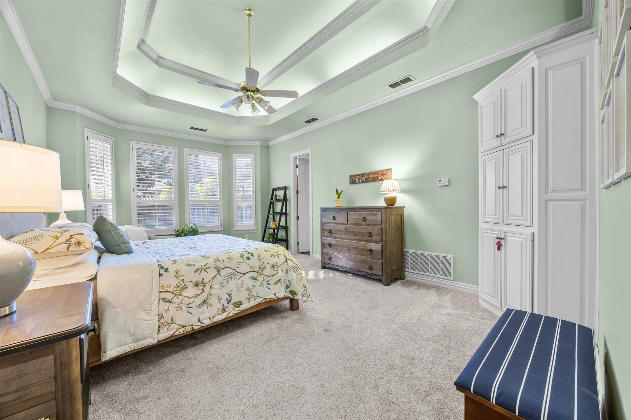 Single Family Residence For Sale in Tarrant County , 3 Katie Court, Mansfield, Texas 76063, 4 Bedroom, 5 Bathroom, 3 Garage spaces, 4,010 Sqft, built in 1998, mls#21239174, Real Estate Agent in Mansfield, Homes For Sale in Tarrant county, Homes For Sale in Mansfield, Realtor in Mansfield Texas, Real Estate Brokerage Independent Realty Texas, Luminita Cordes Realtor