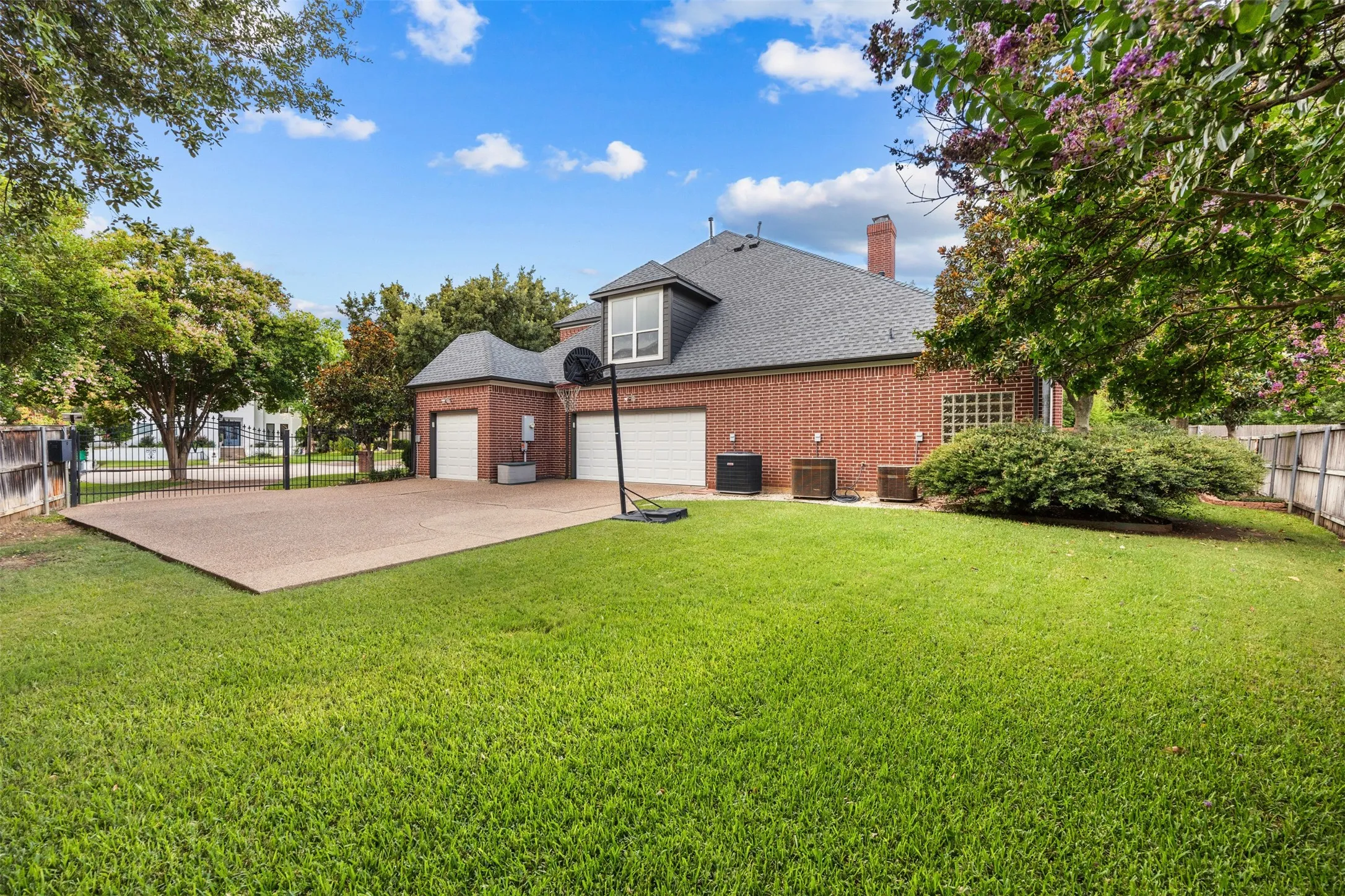 Single Family Residence For Sale in Tarrant County , 3 Katie Court, Mansfield, Texas 76063, 4 Bedroom, 5 Bathroom, 3 Garage spaces, 4,010 Sqft, built in 1998, mls#21239174, Real Estate Agent in Mansfield, Homes For Sale in Tarrant county, Homes For Sale in Mansfield, Realtor in Mansfield Texas, Real Estate Brokerage Independent Realty Texas, Luminita Cordes Realtor