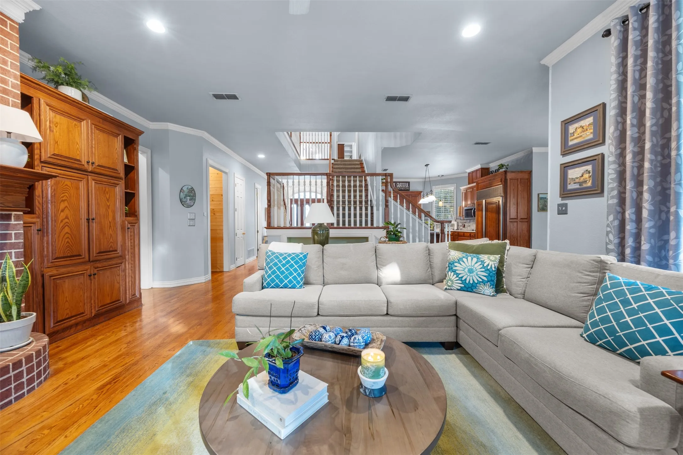 Single Family Residence For Sale in Tarrant County , 3 Katie Court, Mansfield, Texas 76063, 4 Bedroom, 5 Bathroom, 3 Garage spaces, 4,010 Sqft, built in 1998, mls#21239174, Real Estate Agent in Mansfield, Homes For Sale in Tarrant county, Homes For Sale in Mansfield, Realtor in Mansfield Texas, Real Estate Brokerage Independent Realty Texas, Luminita Cordes Realtor