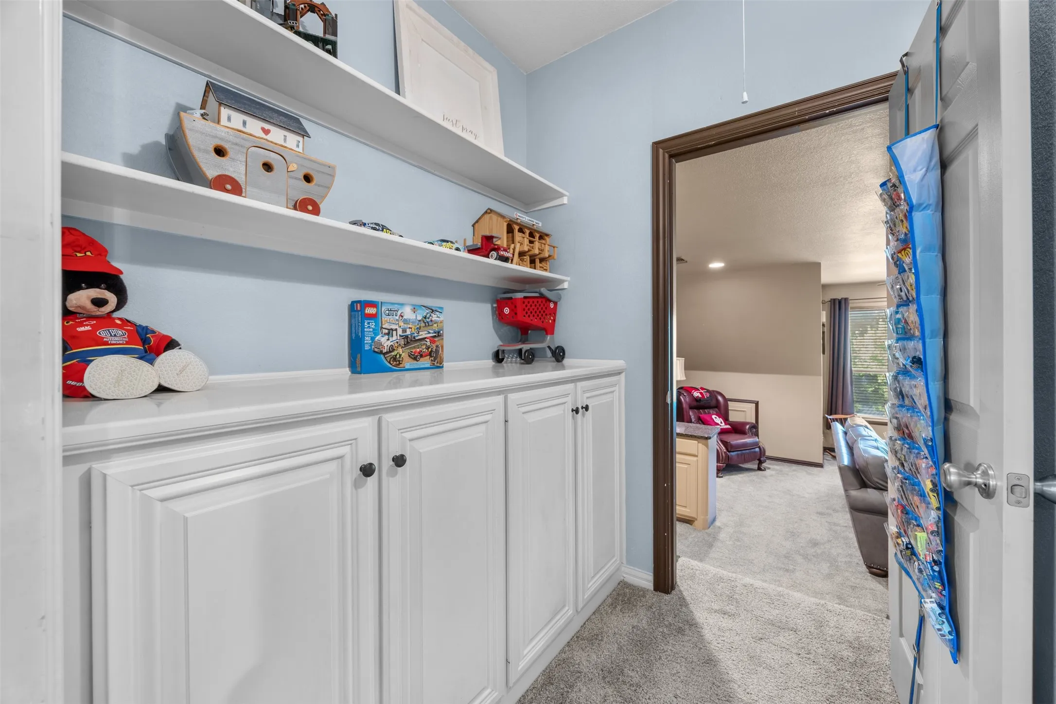 Single Family Residence For Sale in Tarrant County , 3 Katie Court, Mansfield, Texas 76063, 4 Bedroom, 5 Bathroom, 3 Garage spaces, 4,010 Sqft, built in 1998, mls#21239174, Real Estate Agent in Mansfield, Homes For Sale in Tarrant county, Homes For Sale in Mansfield, Realtor in Mansfield Texas, Real Estate Brokerage Independent Realty Texas, Luminita Cordes Realtor