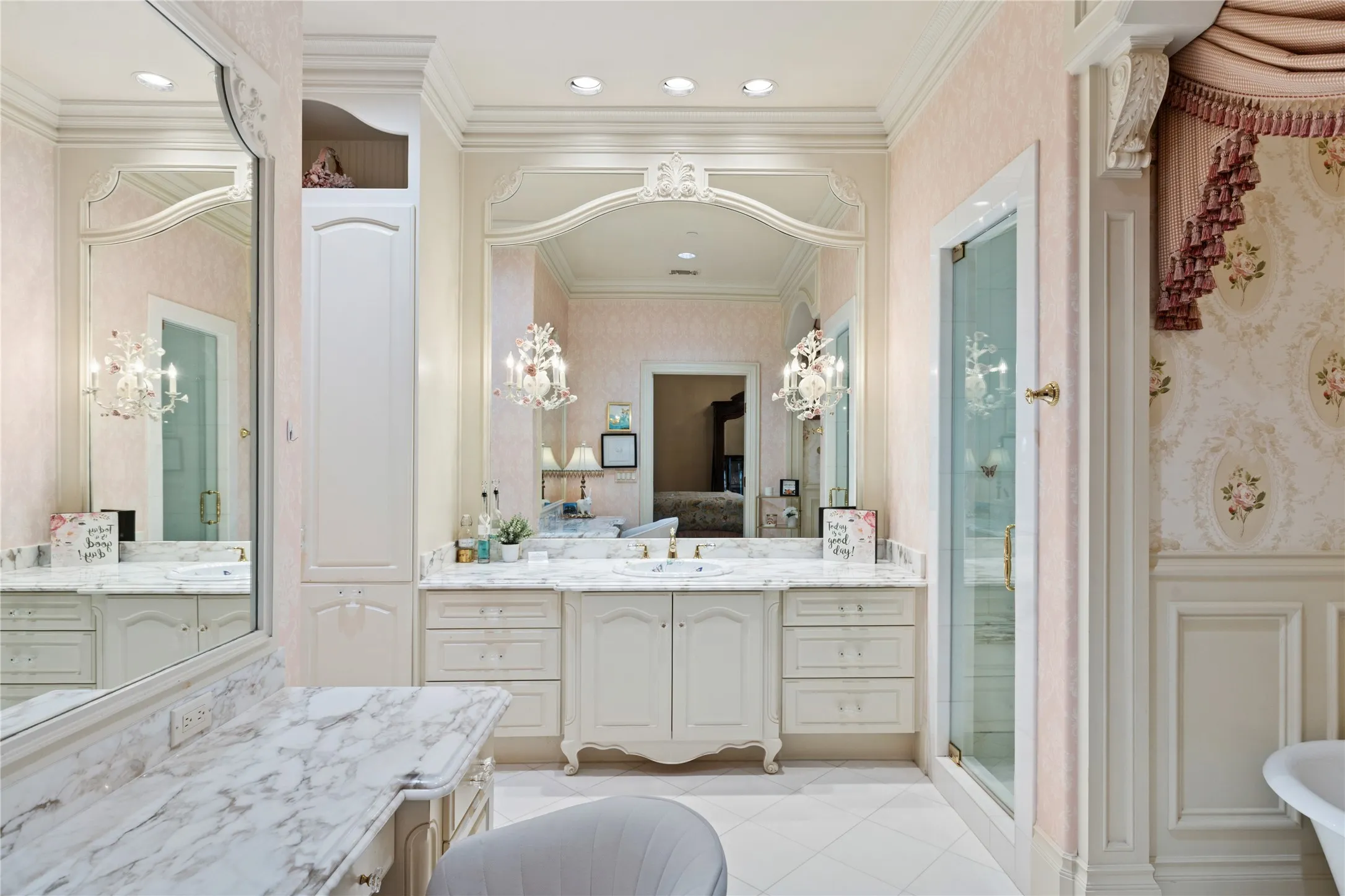 Single Family Residence For Sale in Collin County , 1201 Gray Branch Road, Mc Kinney, Texas 75071, 8 Bedrooms, 12 Bathrooms, 6 Garage spaces, 14,665 Sqft, built in 2009, Preowned, Price $14,650,000, mls#21234767, Real Estate Agent in Mc Kinney, Homes For Sale in Collin county, Homes For Sale in Mc Kinney, Realtor in Mc Kinney Texas, Real Estate Brokerage Independent Realty Texas, Luminita Cordes Realtor