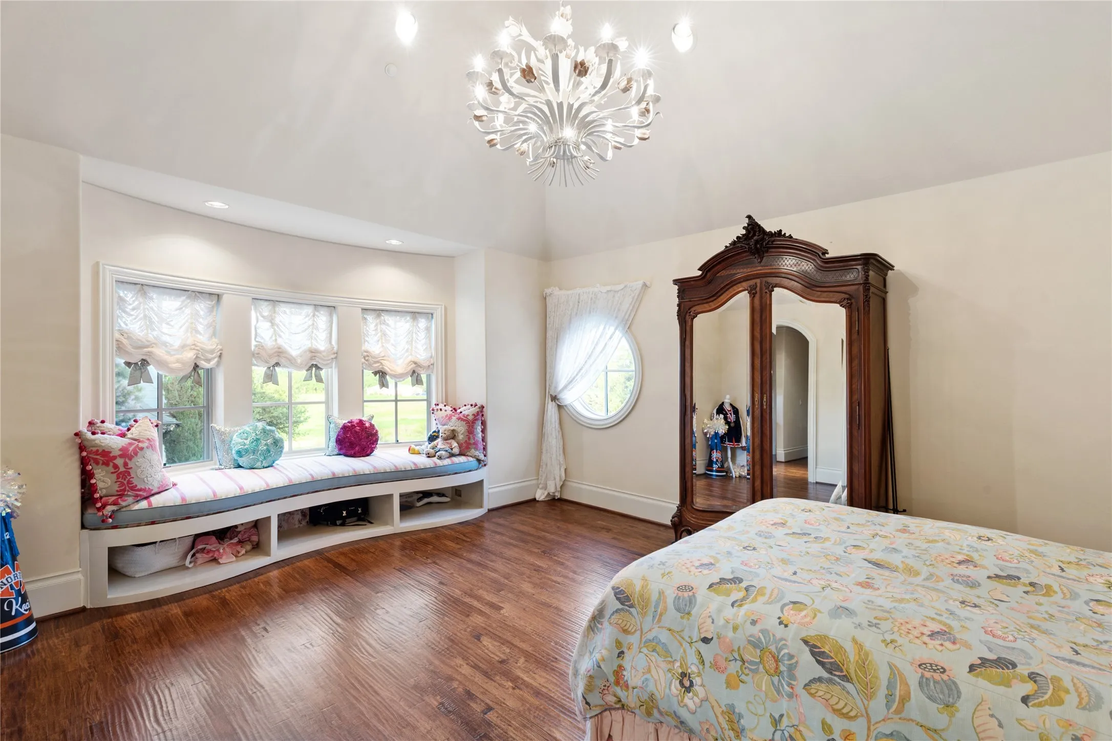 Single Family Residence For Sale in Collin County , 1201 Gray Branch Road, Mc Kinney, Texas 75071, 8 Bedrooms, 12 Bathrooms, 6 Garage spaces, 14,665 Sqft, built in 2009, Preowned, Price $14,650,000, mls#21234767, Real Estate Agent in Mc Kinney, Homes For Sale in Collin county, Homes For Sale in Mc Kinney, Realtor in Mc Kinney Texas, Real Estate Brokerage Independent Realty Texas, Luminita Cordes Realtor