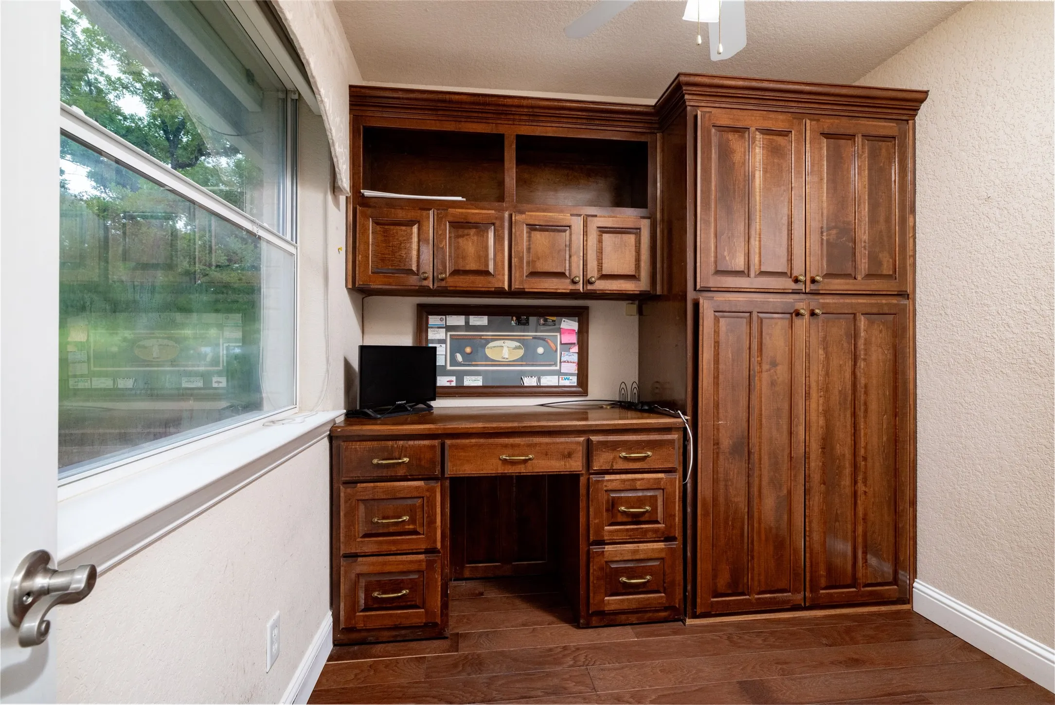 Single Family Residence For Sale in Wise County , 603 Runaway Bay Drive, Runaway Bay, Texas 76426, 3 Bedrooms, 3 Bathrooms, 3 Garage spaces, 2,569 Sqft, built in 2004, Price $425,000, mls#21241732, Real Estate Agent in Runaway Bay, Homes For Sale in Wise county, Homes For Sale in Runaway Bay, Realtor in Runaway Bay Texas, Real Estate Brokerage Independent Realty Texas, Luminita Cordes Realtor