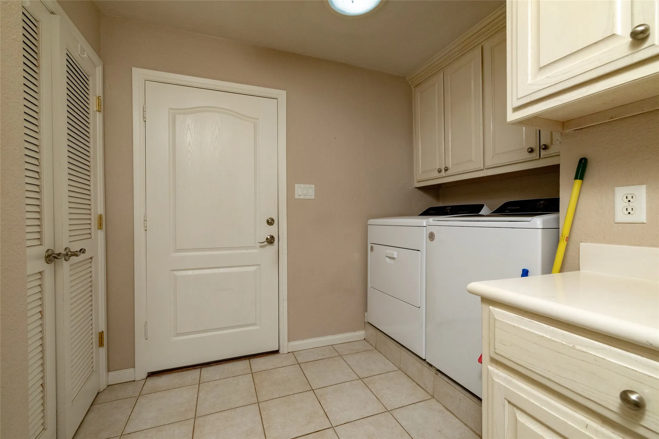 Single Family Residence For Sale in Wise County , 603 Runaway Bay Drive, Runaway Bay, Texas 76426, 3 Bedrooms, 3 Bathrooms, 3 Garage spaces, 2,569 Sqft, built in 2004, Price $425,000, mls#21241732, Real Estate Agent in Runaway Bay, Homes For Sale in Wise county, Homes For Sale in Runaway Bay, Realtor in Runaway Bay Texas, Real Estate Brokerage Independent Realty Texas, Luminita Cordes Realtor