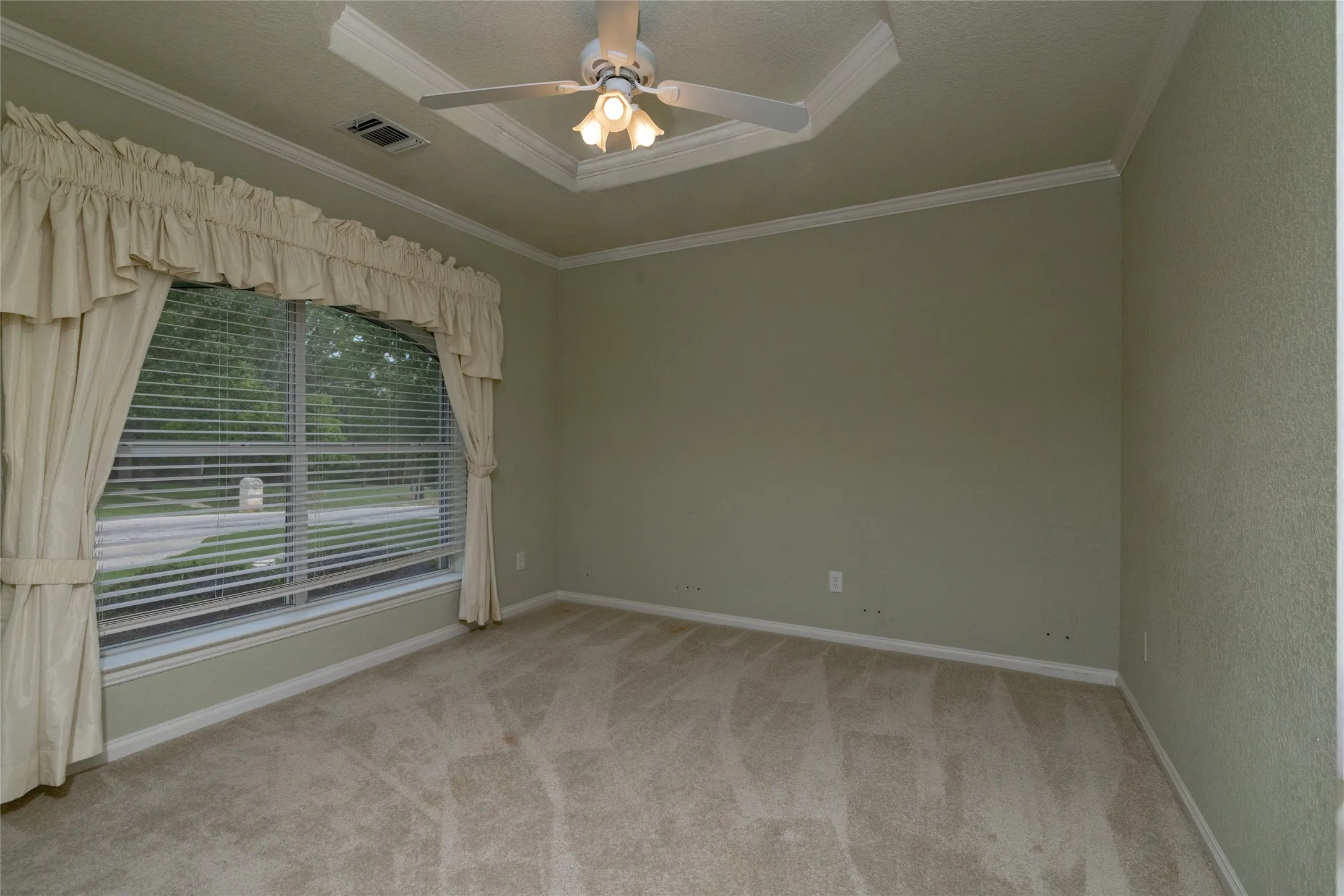 Single Family Residence For Sale in Wise County , 603 Runaway Bay Drive, Runaway Bay, Texas 76426, 3 Bedrooms, 3 Bathrooms, 3 Garage spaces, 2,569 Sqft, built in 2004, Price $425,000, mls#21241732, Real Estate Agent in Runaway Bay, Homes For Sale in Wise county, Homes For Sale in Runaway Bay, Realtor in Runaway Bay Texas, Real Estate Brokerage Independent Realty Texas, Luminita Cordes Realtor