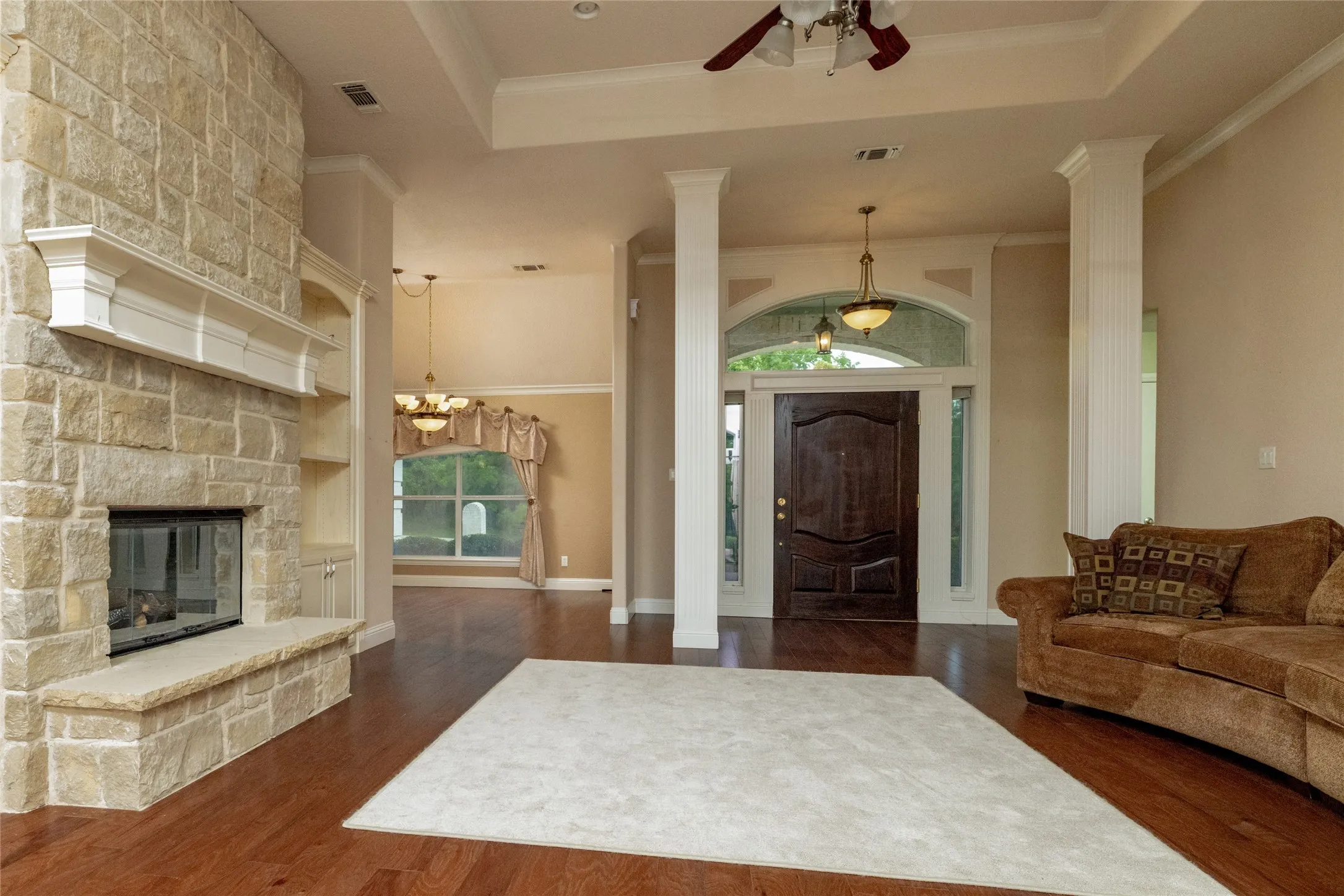 Single Family Residence For Sale in Wise County , 603 Runaway Bay Drive, Runaway Bay, Texas 76426, 3 Bedrooms, 3 Bathrooms, 3 Garage spaces, 2,569 Sqft, built in 2004, Price $425,000, mls#21241732, Real Estate Agent in Runaway Bay, Homes For Sale in Wise county, Homes For Sale in Runaway Bay, Realtor in Runaway Bay Texas, Real Estate Brokerage Independent Realty Texas, Luminita Cordes Realtor
