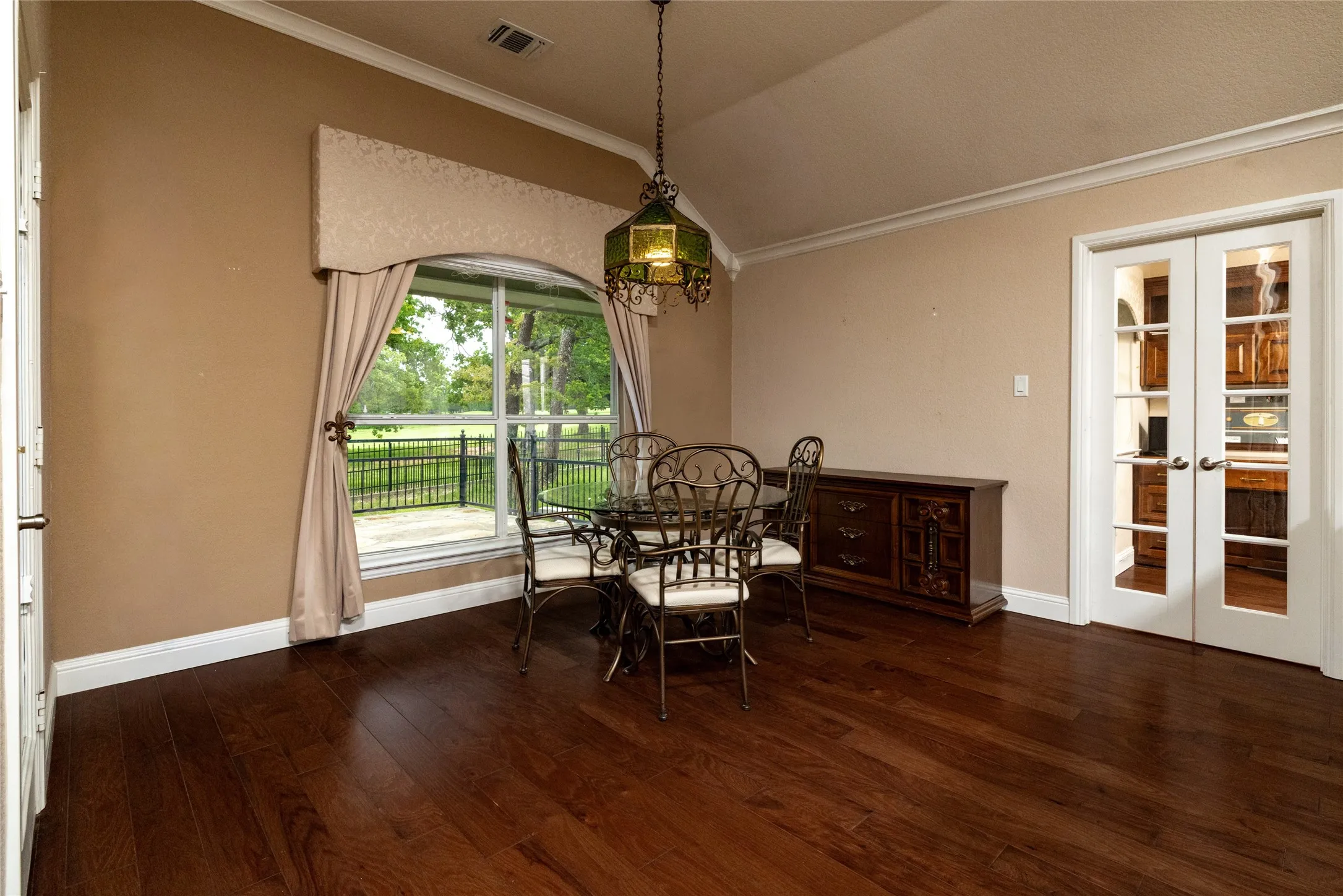Single Family Residence For Sale in Wise County , 603 Runaway Bay Drive, Runaway Bay, Texas 76426, 3 Bedrooms, 3 Bathrooms, 3 Garage spaces, 2,569 Sqft, built in 2004, Price $425,000, mls#21241732, Real Estate Agent in Runaway Bay, Homes For Sale in Wise county, Homes For Sale in Runaway Bay, Realtor in Runaway Bay Texas, Real Estate Brokerage Independent Realty Texas, Luminita Cordes Realtor