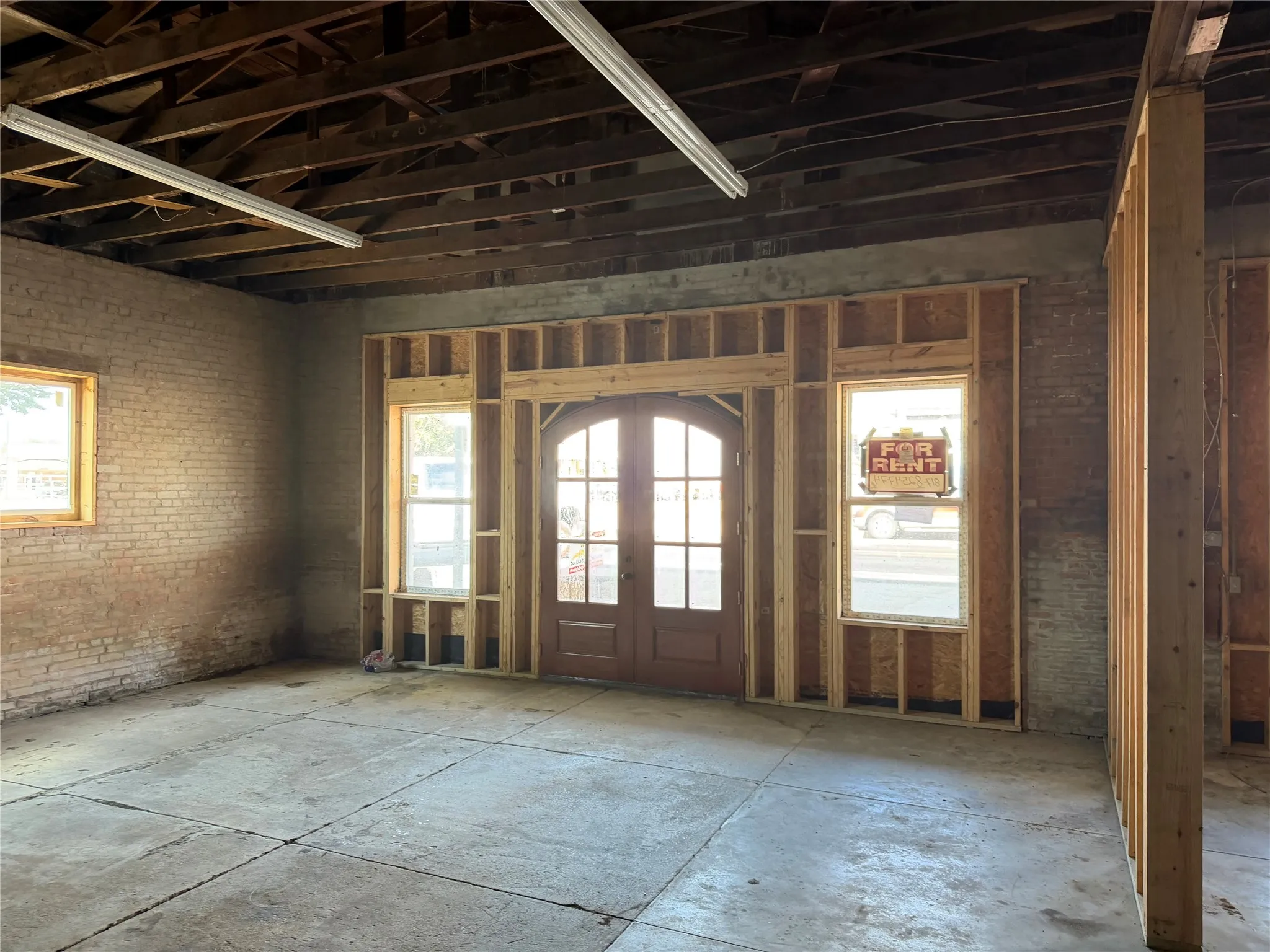 Business For Sale in Ellis County , 201 N Main Street, Maypearl, Texas 76064, 0, 0, Garage spaces, 0 Sqft, built in 1928, Preowned, mls#21241931, Real Estate Agent in Maypearl, Homes For Sale in Ellis county, Homes For Sale in Maypearl, Realtor in Maypearl Texas, Real Estate Brokerage Independent Realty Texas, Luminita Cordes Realtor