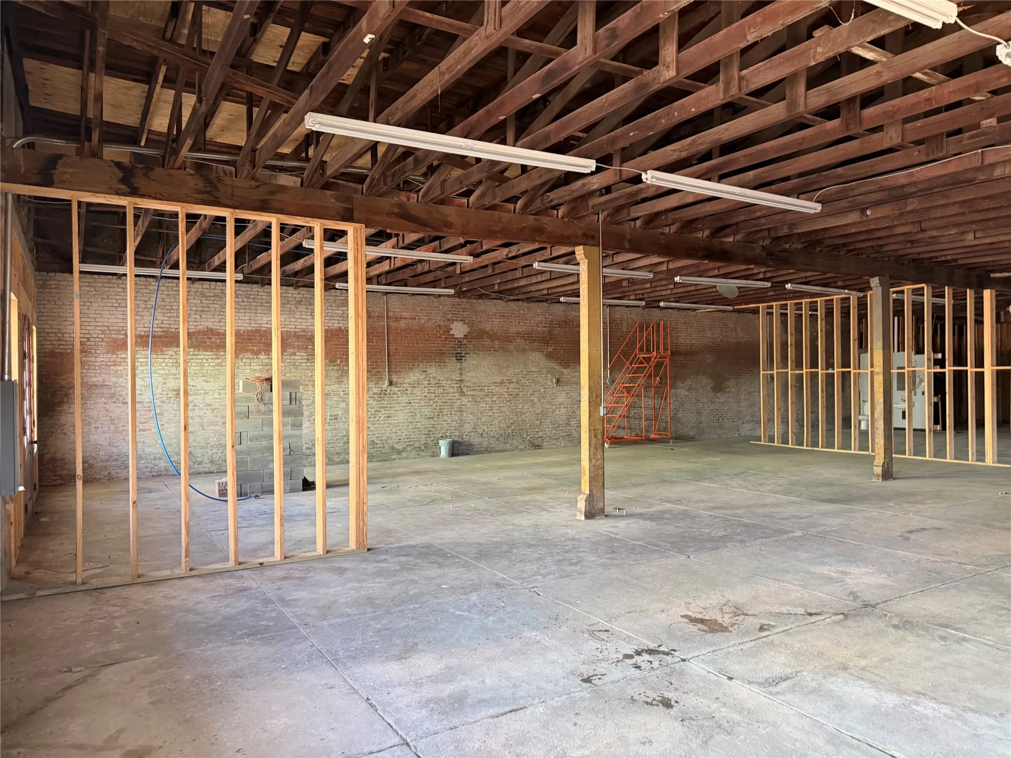 Business For Sale in Ellis County , 201 N Main Street, Maypearl, Texas 76064, 0, 0, Garage spaces, 0 Sqft, built in 1928, Preowned, mls#21241931, Real Estate Agent in Maypearl, Homes For Sale in Ellis county, Homes For Sale in Maypearl, Realtor in Maypearl Texas, Real Estate Brokerage Independent Realty Texas, Luminita Cordes Realtor