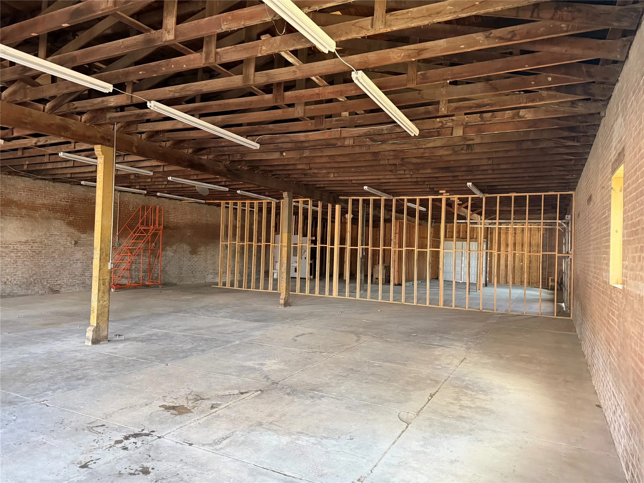 Business For Sale in Ellis County , 201 N Main Street, Maypearl, Texas 76064, 0, 0, Garage spaces, 0 Sqft, built in 1928, Preowned, mls#21241931, Real Estate Agent in Maypearl, Homes For Sale in Ellis county, Homes For Sale in Maypearl, Realtor in Maypearl Texas, Real Estate Brokerage Independent Realty Texas, Luminita Cordes Realtor