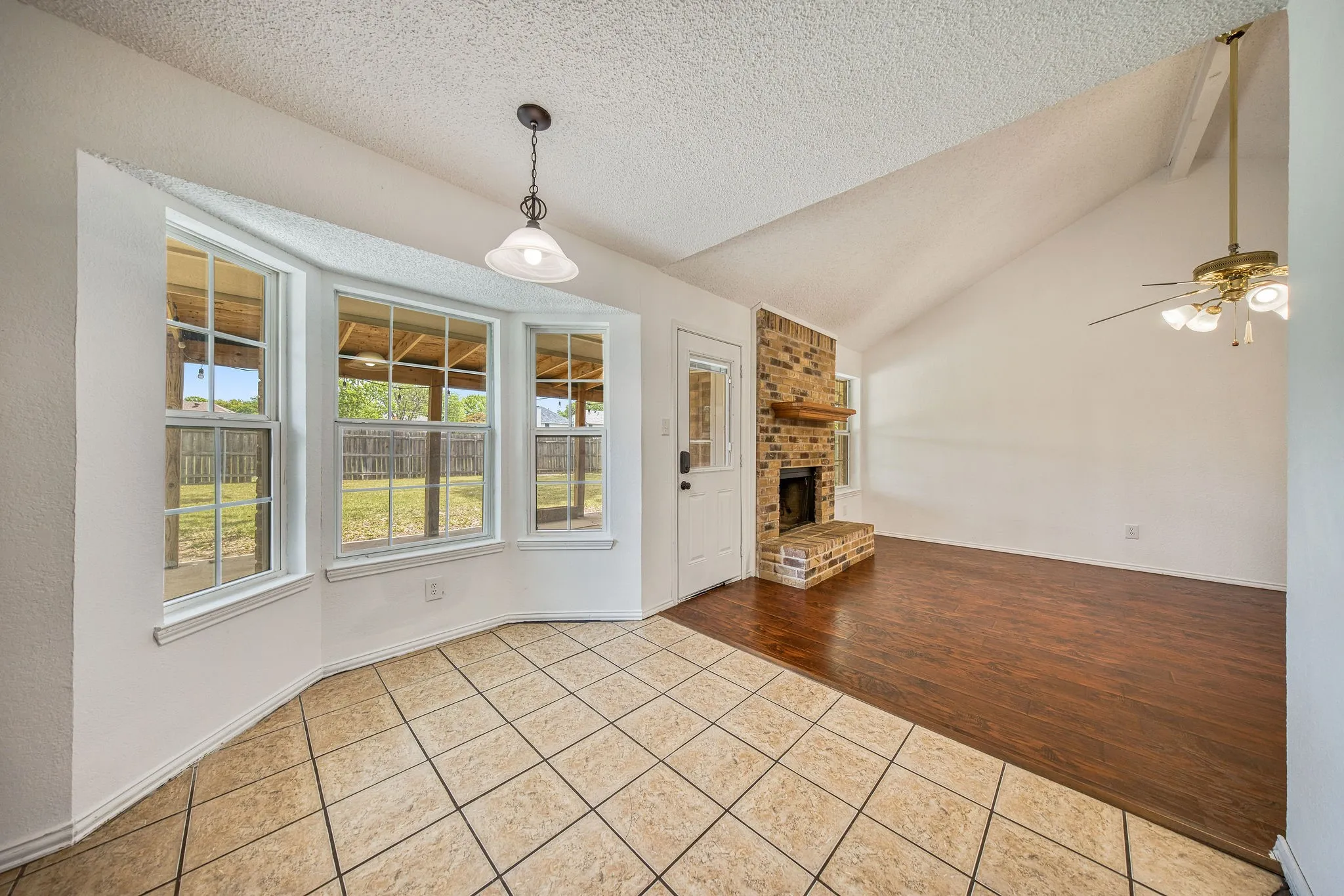 Single Family Residence For Sale in Tarrant County , 7316 E Kary Lynn Drive, Watauga, Texas 76148, 3 Bedroom, 2 Bathroom, 2 Garage spaces, 1,171 Sqft, built in 1984, mls#21240836, Real Estate Agent in Watauga, Homes For Sale in Tarrant county, Homes For Sale in Watauga, Realtor in Watauga Texas, Real Estate Brokerage Independent Realty Texas, Luminita Cordes Realtor