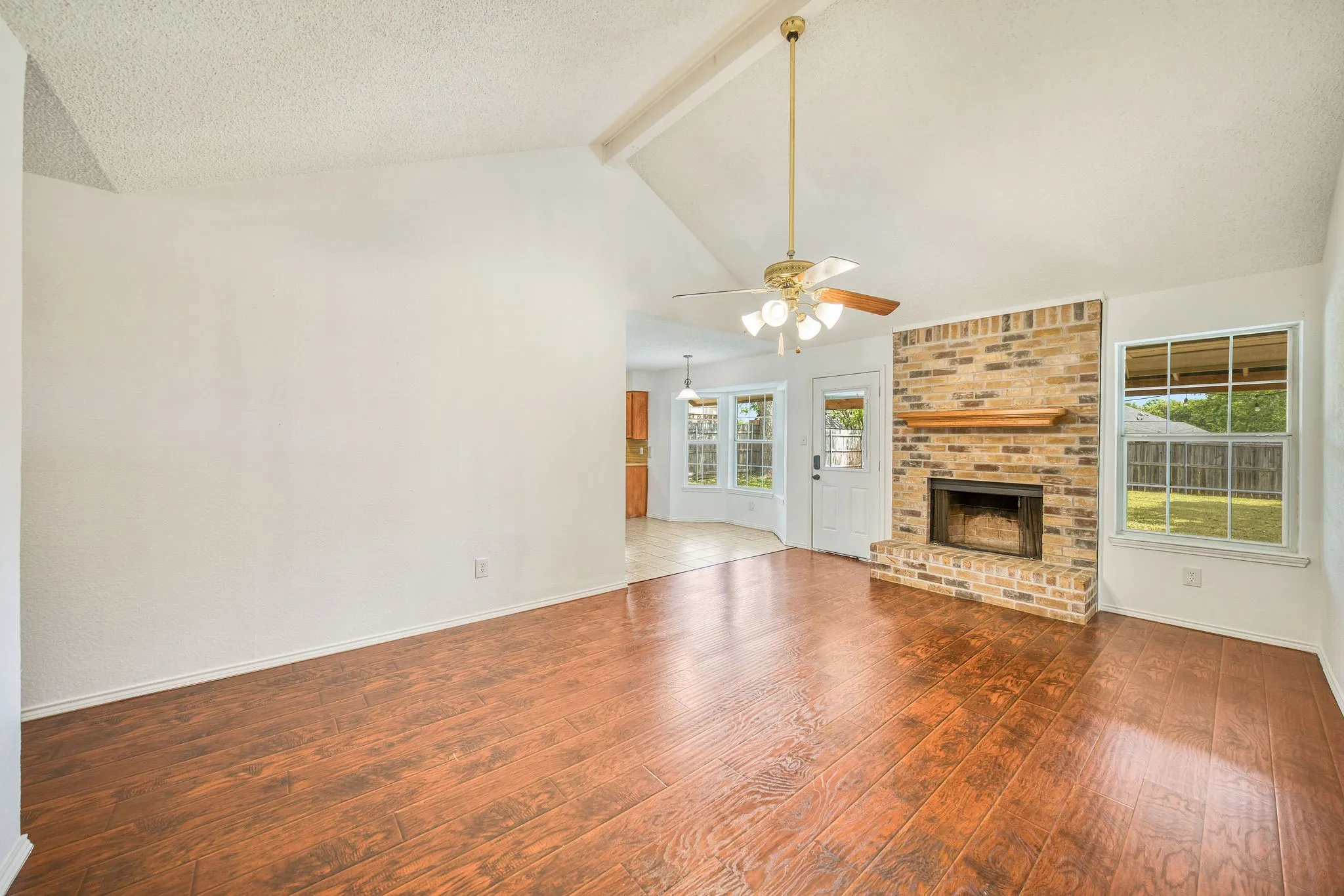 Single Family Residence For Sale in Tarrant County , 7316 E Kary Lynn Drive, Watauga, Texas 76148, 3 Bedroom, 2 Bathroom, 2 Garage spaces, 1,171 Sqft, built in 1984, mls#21240836, Real Estate Agent in Watauga, Homes For Sale in Tarrant county, Homes For Sale in Watauga, Realtor in Watauga Texas, Real Estate Brokerage Independent Realty Texas, Luminita Cordes Realtor