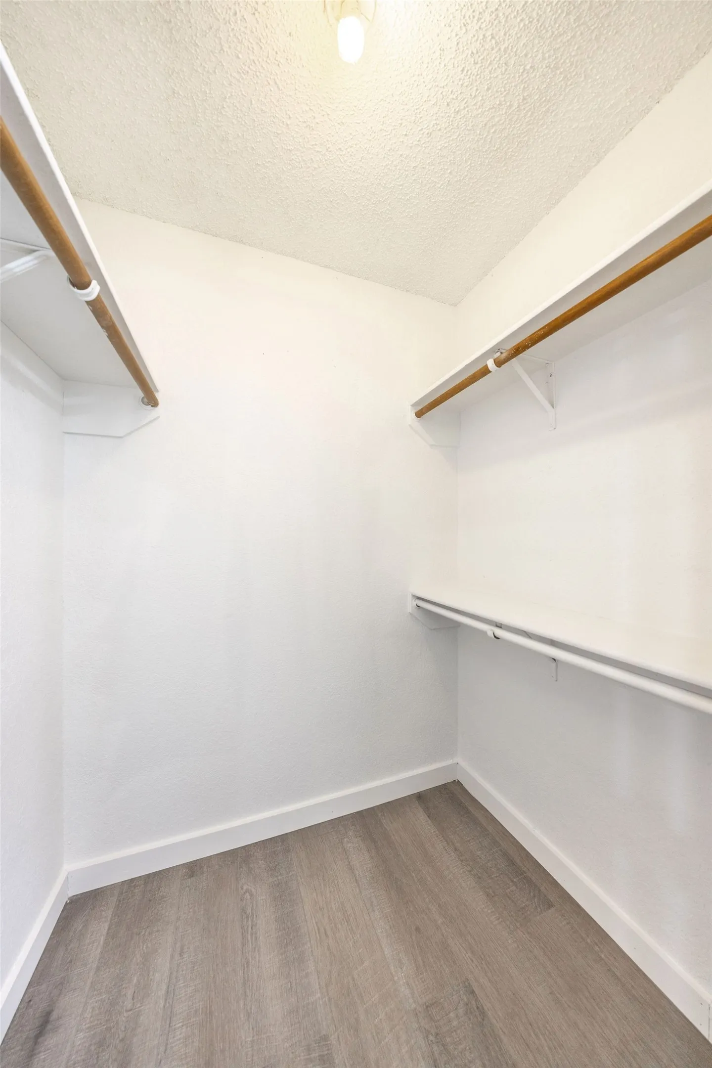 Single Family Residence For Sale in Tarrant County , 7316 E Kary Lynn Drive, Watauga, Texas 76148, 3 Bedroom, 2 Bathroom, 2 Garage spaces, 1,171 Sqft, built in 1984, mls#21240836, Real Estate Agent in Watauga, Homes For Sale in Tarrant county, Homes For Sale in Watauga, Realtor in Watauga Texas, Real Estate Brokerage Independent Realty Texas, Luminita Cordes Realtor
