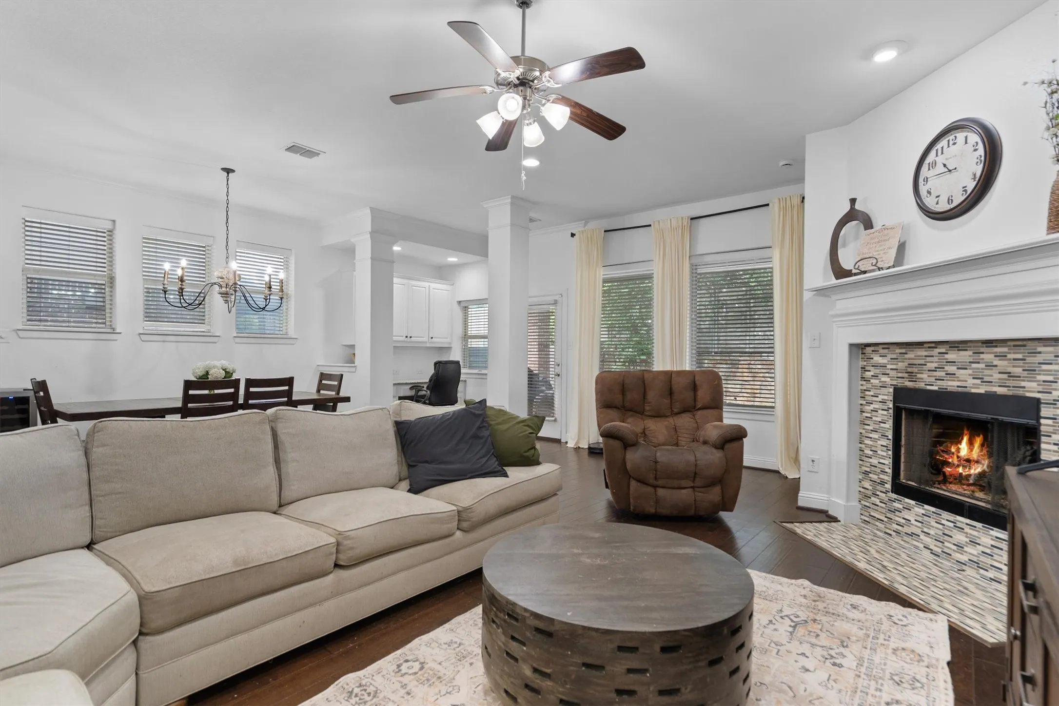 Single Family Residence For Sale in Denton County , 205 Sunrise Drive, Argyle, Texas 76226, 4 Bedrooms, 4 Bathrooms, 2 Garage spaces, 2,841 Sqft, built in 2015, Price $499,000, mls#21242057, Real Estate Agent in Argyle, Homes For Sale in Denton county, Homes For Sale in Argyle, Realtor in Argyle Texas, Real Estate Brokerage Independent Realty Texas, Luminita Cordes Realtor