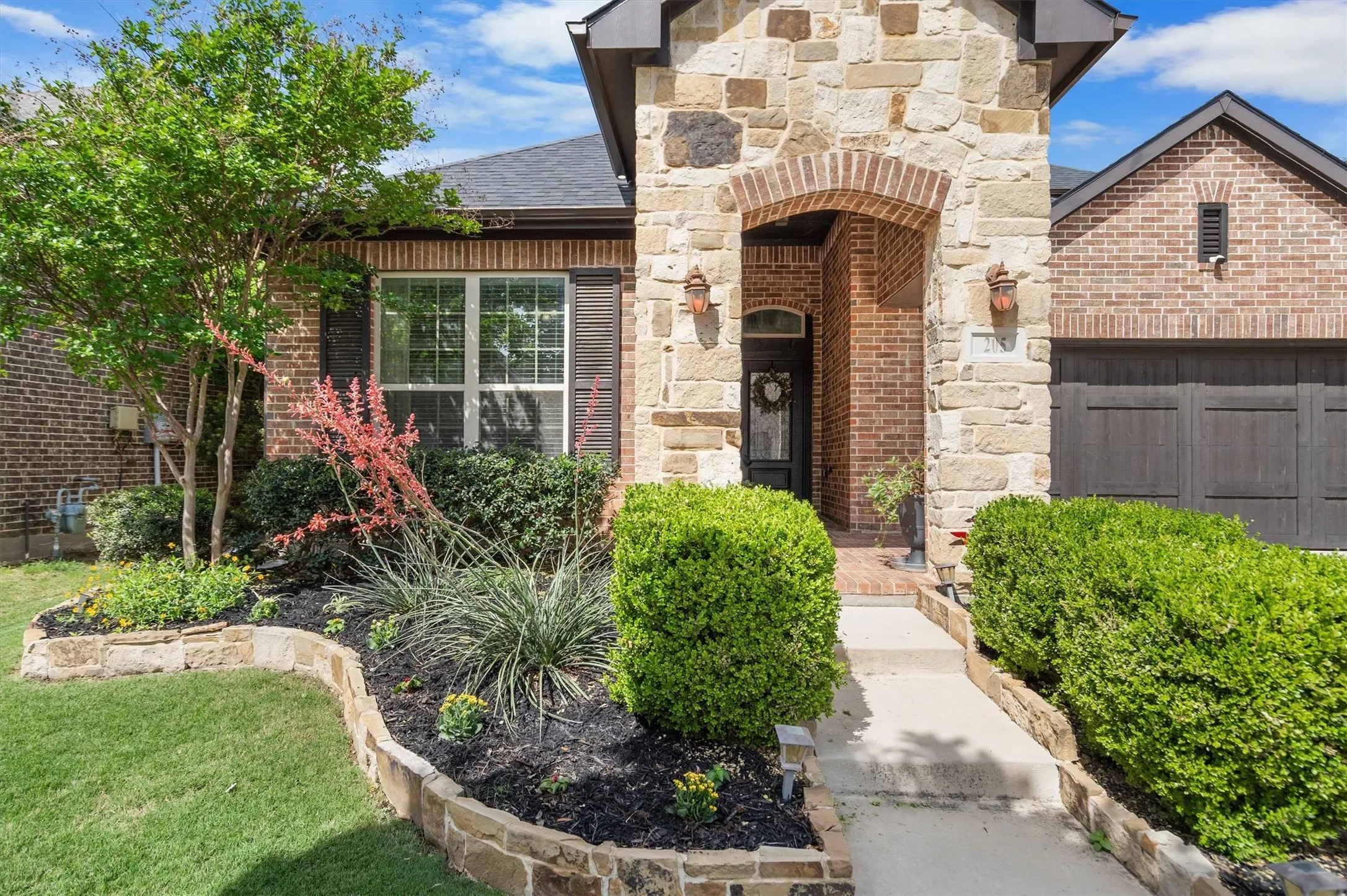 Single Family Residence For Sale in Denton County , 205 Sunrise Drive, Argyle, Texas 76226, 4 Bedrooms, 4 Bathrooms, 2 Garage spaces, 2,841 Sqft, built in 2015, Price $499,000, mls#21242057, Real Estate Agent in Argyle, Homes For Sale in Denton county, Homes For Sale in Argyle, Realtor in Argyle Texas, Real Estate Brokerage Independent Realty Texas, Luminita Cordes Realtor