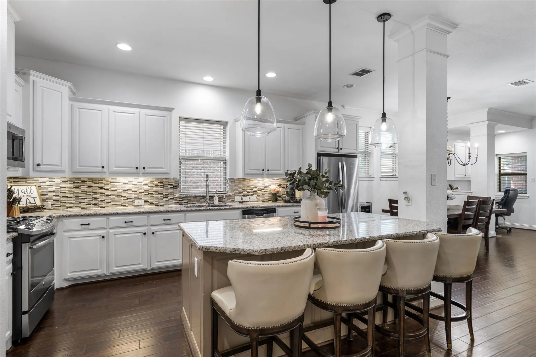 Single Family Residence For Sale in Denton County , 205 Sunrise Drive, Argyle, Texas 76226, 4 Bedrooms, 4 Bathrooms, 2 Garage spaces, 2,841 Sqft, built in 2015, Price $499,000, mls#21242057, Real Estate Agent in Argyle, Homes For Sale in Denton county, Homes For Sale in Argyle, Realtor in Argyle Texas, Real Estate Brokerage Independent Realty Texas, Luminita Cordes Realtor