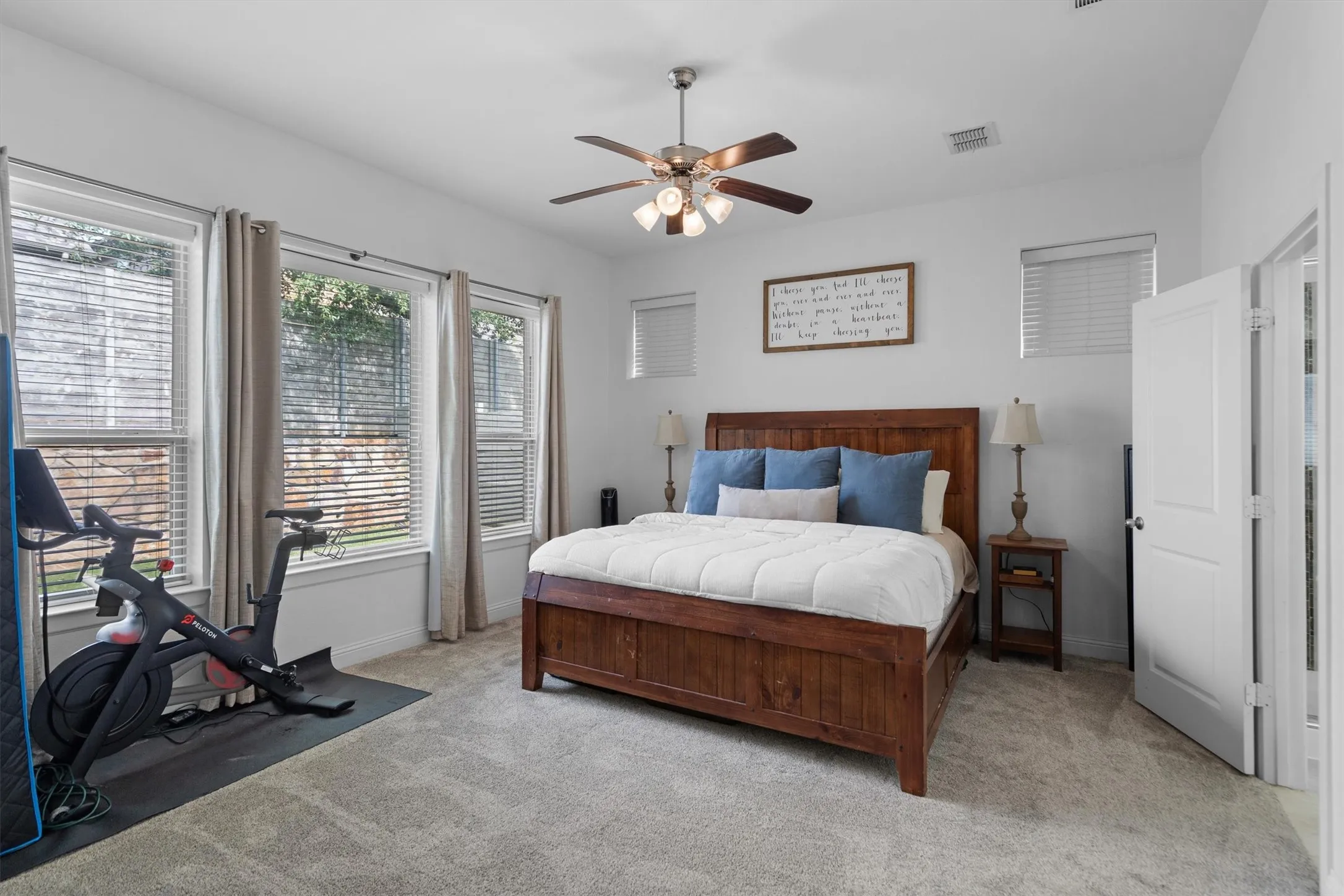 Single Family Residence For Sale in Denton County , 205 Sunrise Drive, Argyle, Texas 76226, 4 Bedrooms, 4 Bathrooms, 2 Garage spaces, 2,841 Sqft, built in 2015, Price $499,000, mls#21242057, Real Estate Agent in Argyle, Homes For Sale in Denton county, Homes For Sale in Argyle, Realtor in Argyle Texas, Real Estate Brokerage Independent Realty Texas, Luminita Cordes Realtor