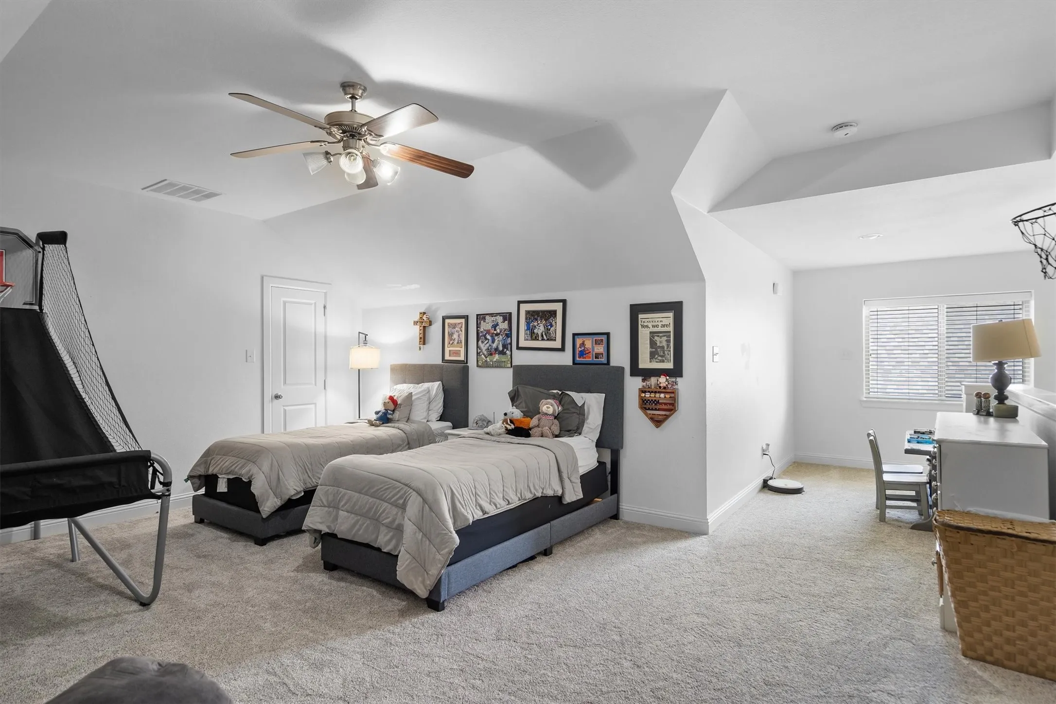 Game room or 5th bedroom