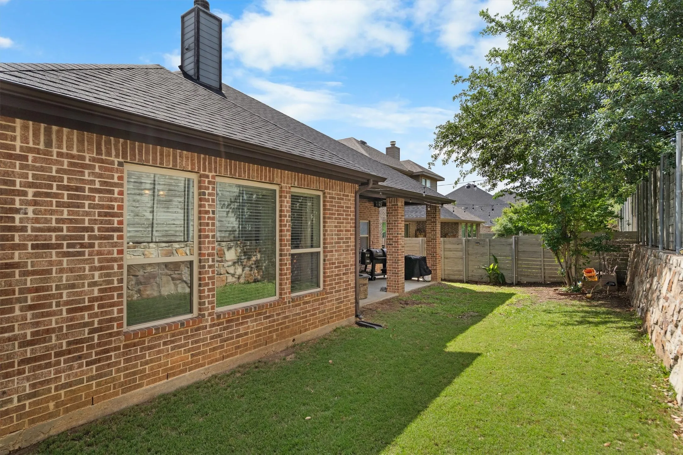 Single Family Residence For Sale in Denton County , 205 Sunrise Drive, Argyle, Texas 76226, 4 Bedrooms, 4 Bathrooms, 2 Garage spaces, 2,841 Sqft, built in 2015, Price $499,000, mls#21242057, Real Estate Agent in Argyle, Homes For Sale in Denton county, Homes For Sale in Argyle, Realtor in Argyle Texas, Real Estate Brokerage Independent Realty Texas, Luminita Cordes Realtor