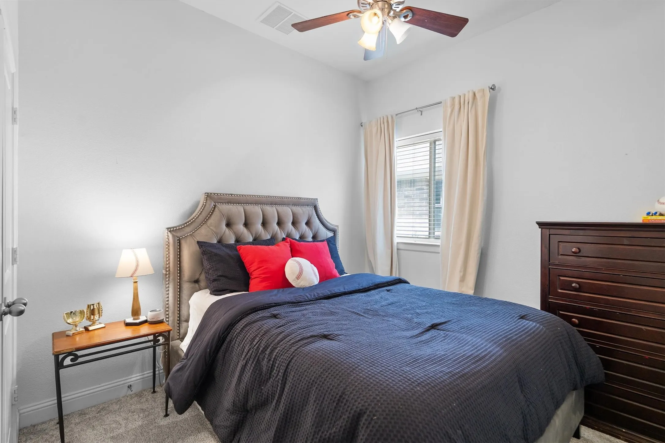 Single Family Residence For Sale in Denton County , 205 Sunrise Drive, Argyle, Texas 76226, 4 Bedrooms, 4 Bathrooms, 2 Garage spaces, 2,841 Sqft, built in 2015, Price $499,000, mls#21242057, Real Estate Agent in Argyle, Homes For Sale in Denton county, Homes For Sale in Argyle, Realtor in Argyle Texas, Real Estate Brokerage Independent Realty Texas, Luminita Cordes Realtor