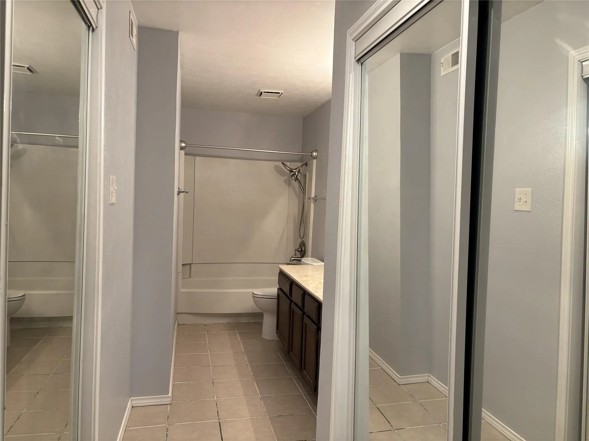 Condominium For Sale in Dallas County , 5902 Marvin Loving Drive 204, Garland, Texas 75043, 2 Bedrooms, 2 Bathrooms, Garage spaces, 950 Sqft, built in 1982, Preowned, Price $169,000, mls#21242062, Real Estate Agent in Garland, Homes For Sale in Dallas county, Homes For Sale in Garland, Realtor in Garland Texas, Real Estate Brokerage Independent Realty Texas, Luminita Cordes Realtor