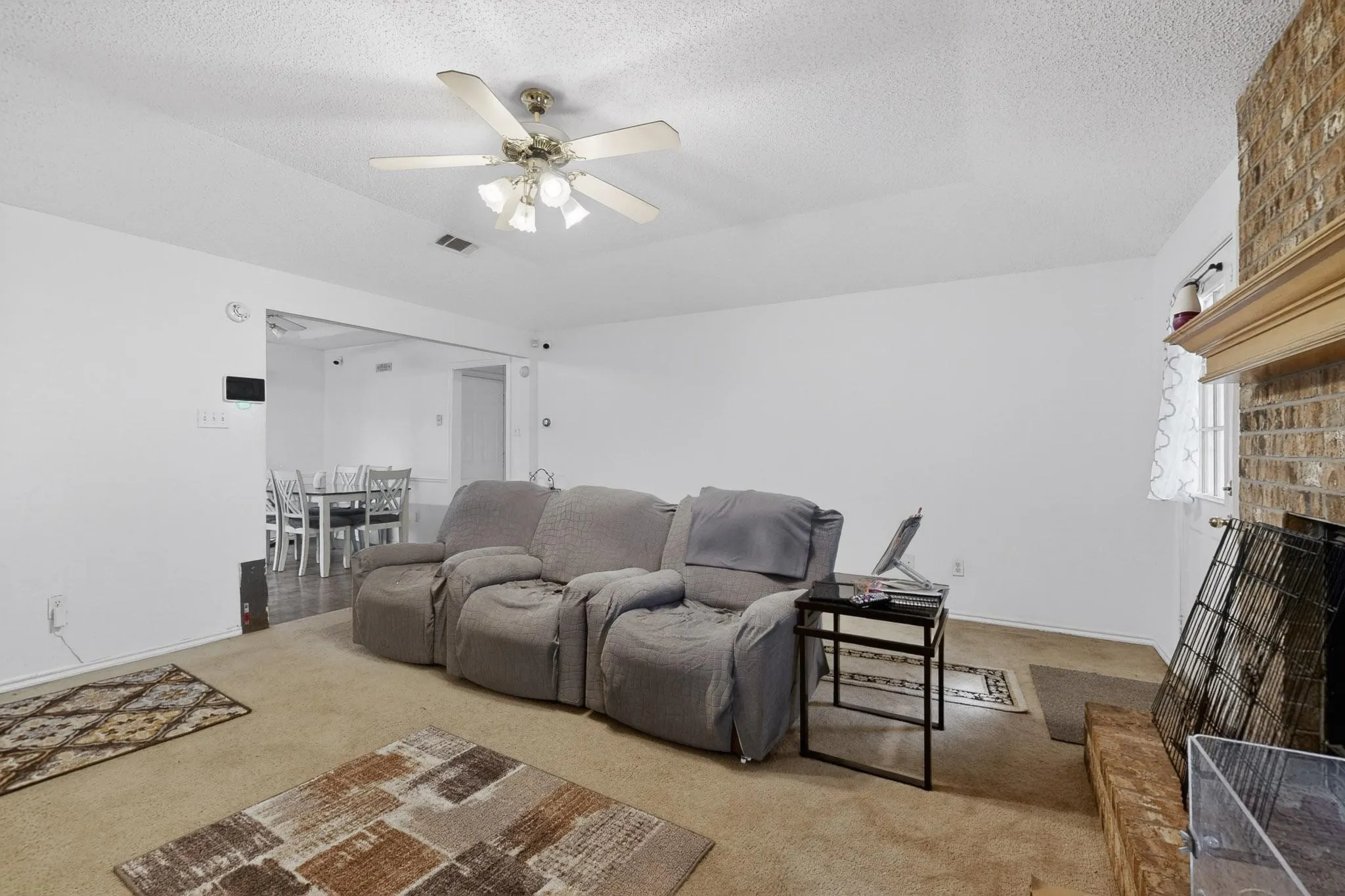 Single Family Residence For Sale in Ellis County , 412 Tara Lane, Red Oak, Texas 75154, 3 Bedroom, 2 Bathroom, 2 Garage spaces, 1,408 Sqft, built in 1997, Preowned, mls#21239492, Real Estate Agent in Red Oak, Homes For Sale in Ellis county, Homes For Sale in Red Oak, Realtor in Red Oak Texas, Real Estate Brokerage Independent Realty Texas, Luminita Cordes Realtor