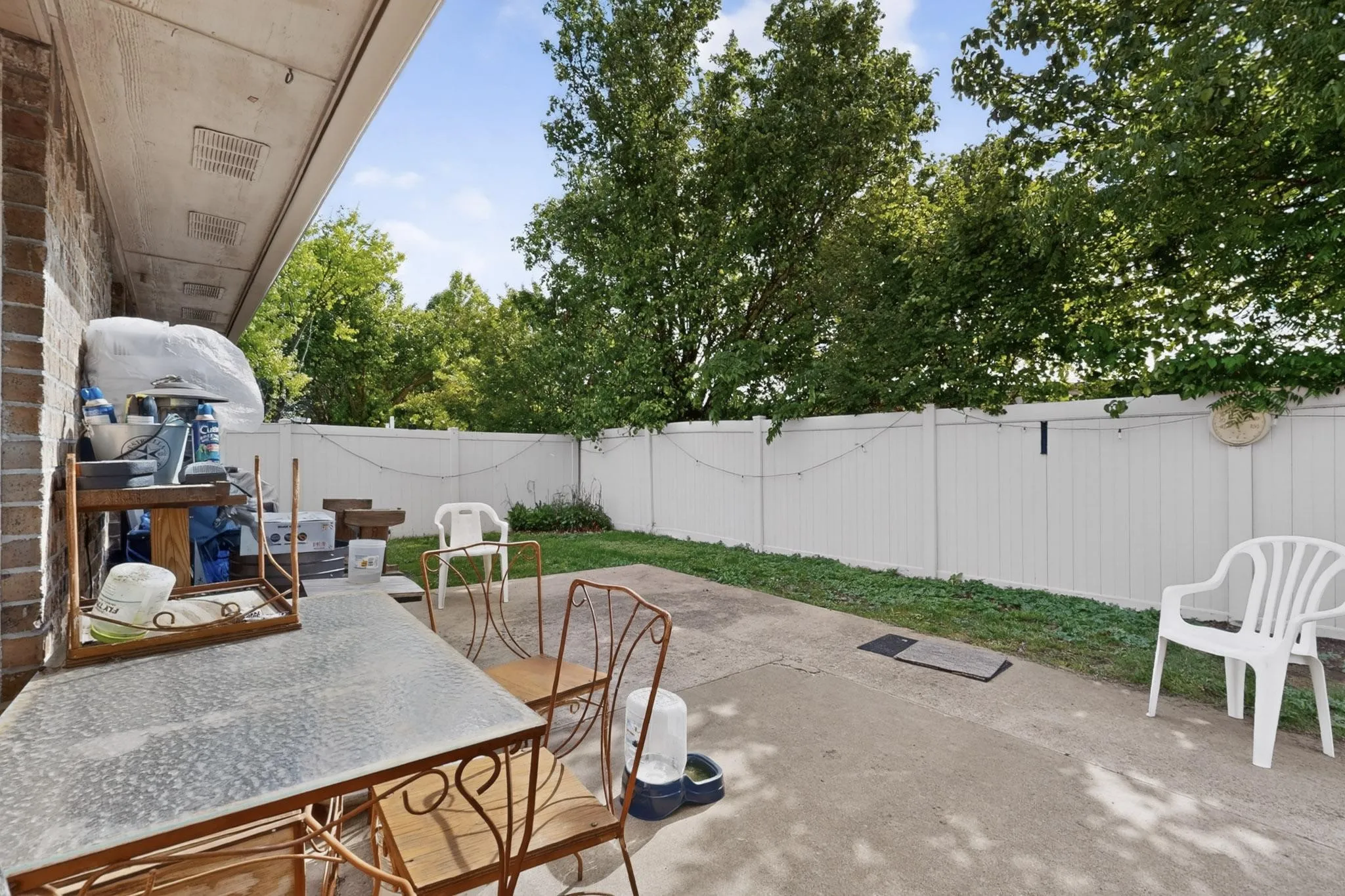Single Family Residence For Sale in Ellis County , 412 Tara Lane, Red Oak, Texas 75154, 3 Bedroom, 2 Bathroom, 2 Garage spaces, 1,408 Sqft, built in 1997, Preowned, mls#21239492, Real Estate Agent in Red Oak, Homes For Sale in Ellis county, Homes For Sale in Red Oak, Realtor in Red Oak Texas, Real Estate Brokerage Independent Realty Texas, Luminita Cordes Realtor