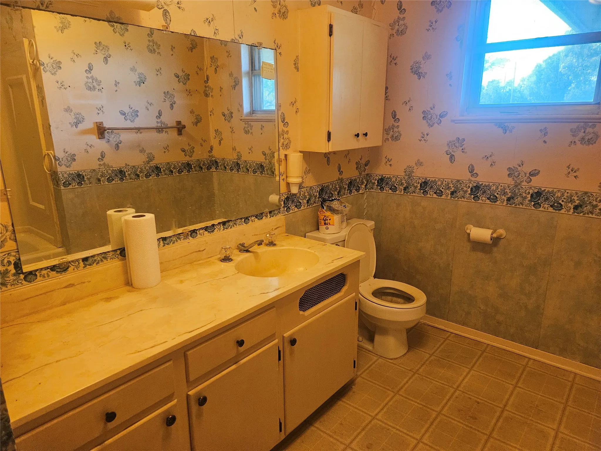 Single Family Residence For Sale in Johnson County , 2620 County Road 531, Burleson, Texas 76028, 2 Bedroom, 2 Bathroom, 4 Garage spaces, 1,838 Sqft, built in 1977, Preowned, mls#21242058, Real Estate Agent in Burleson, Homes For Sale in Johnson county, Homes For Sale in Burleson, Realtor in Burleson Texas, Real Estate Brokerage Independent Realty Texas, Luminita Cordes Realtor