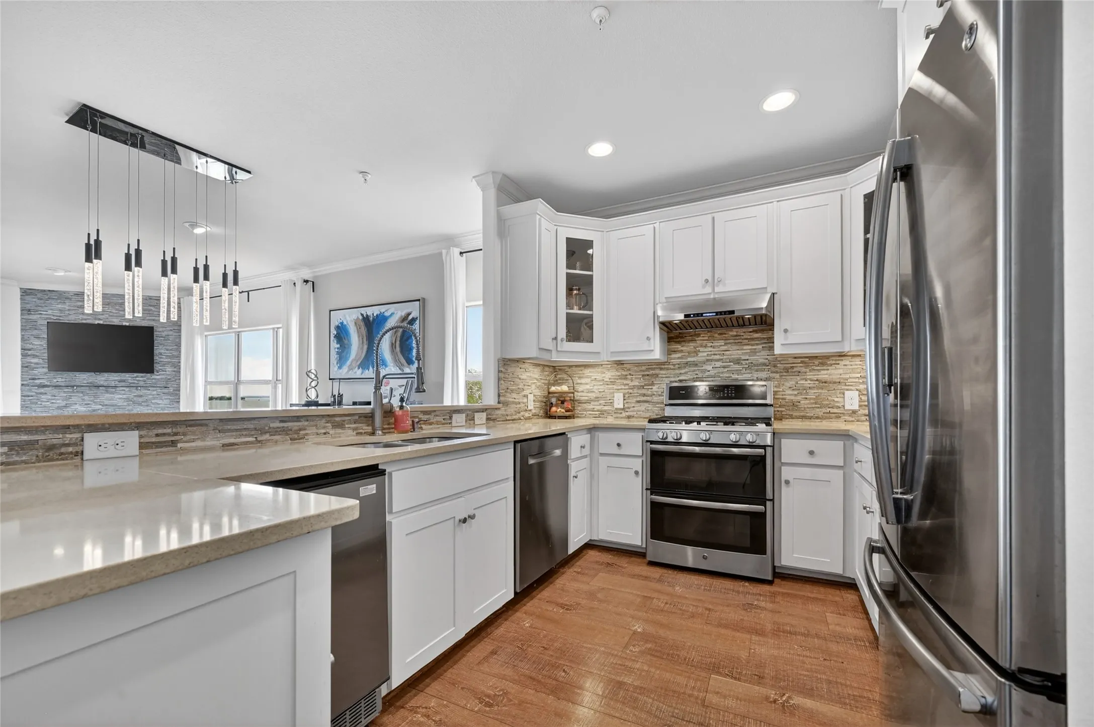 Condominium For Sale in Denton County , 500 Waters Edge Drive 324, Lake Dallas, Texas 75065, 3 Bedroom, 3 Bathroom, 2 Garage spaces, 1,886 Sqft, built in 2014, mls#21240631, Real Estate Agent in Lake Dallas, Homes For Sale in Denton county, Homes For Sale in Lake Dallas, Realtor in Lake Dallas Texas, Real Estate Brokerage Independent Realty Texas, Luminita Cordes Realtor