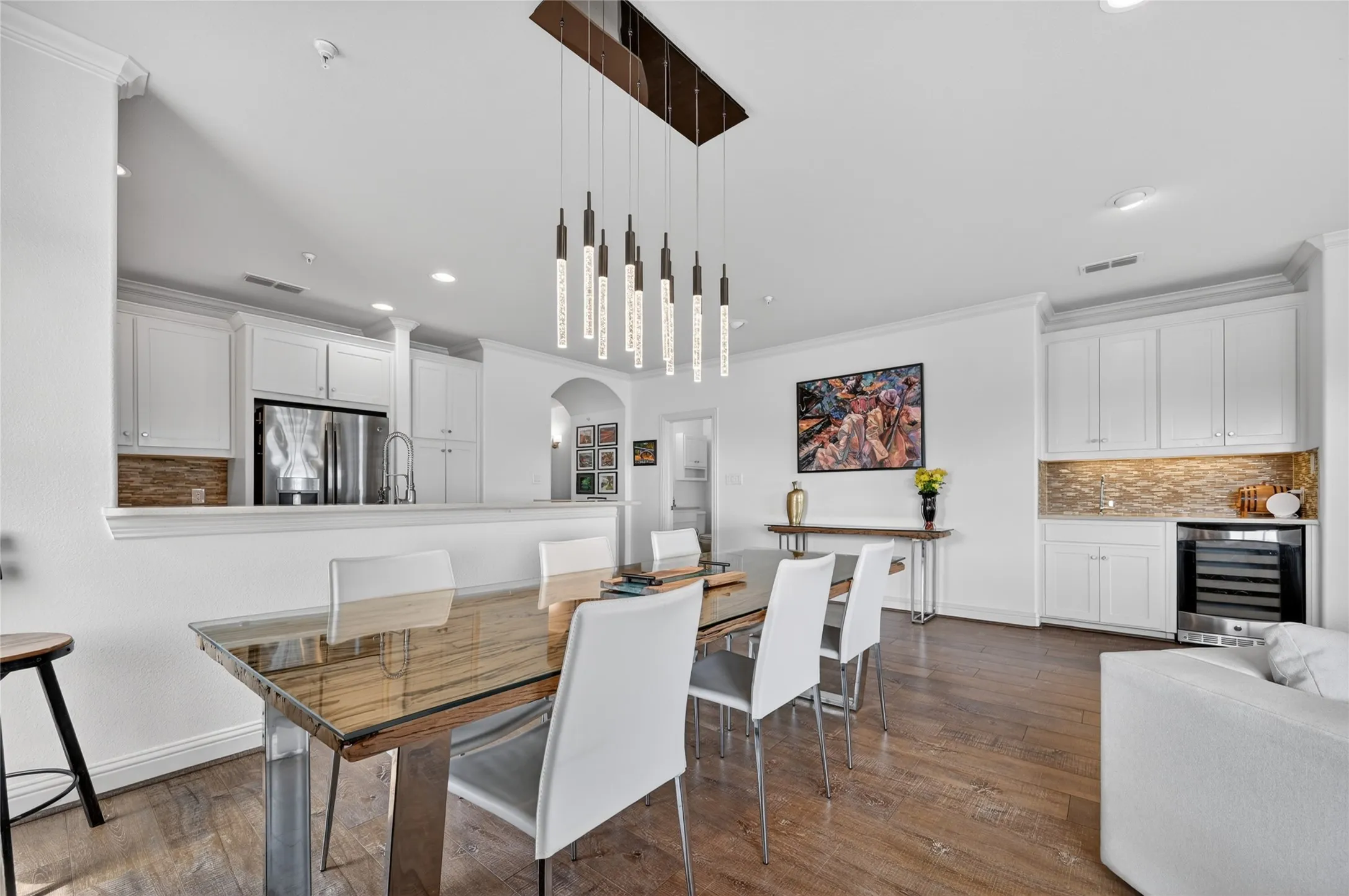 Condominium For Sale in Denton County , 500 Waters Edge Drive 324, Lake Dallas, Texas 75065, 3 Bedroom, 3 Bathroom, 2 Garage spaces, 1,886 Sqft, built in 2014, mls#21240631, Real Estate Agent in Lake Dallas, Homes For Sale in Denton county, Homes For Sale in Lake Dallas, Realtor in Lake Dallas Texas, Real Estate Brokerage Independent Realty Texas, Luminita Cordes Realtor