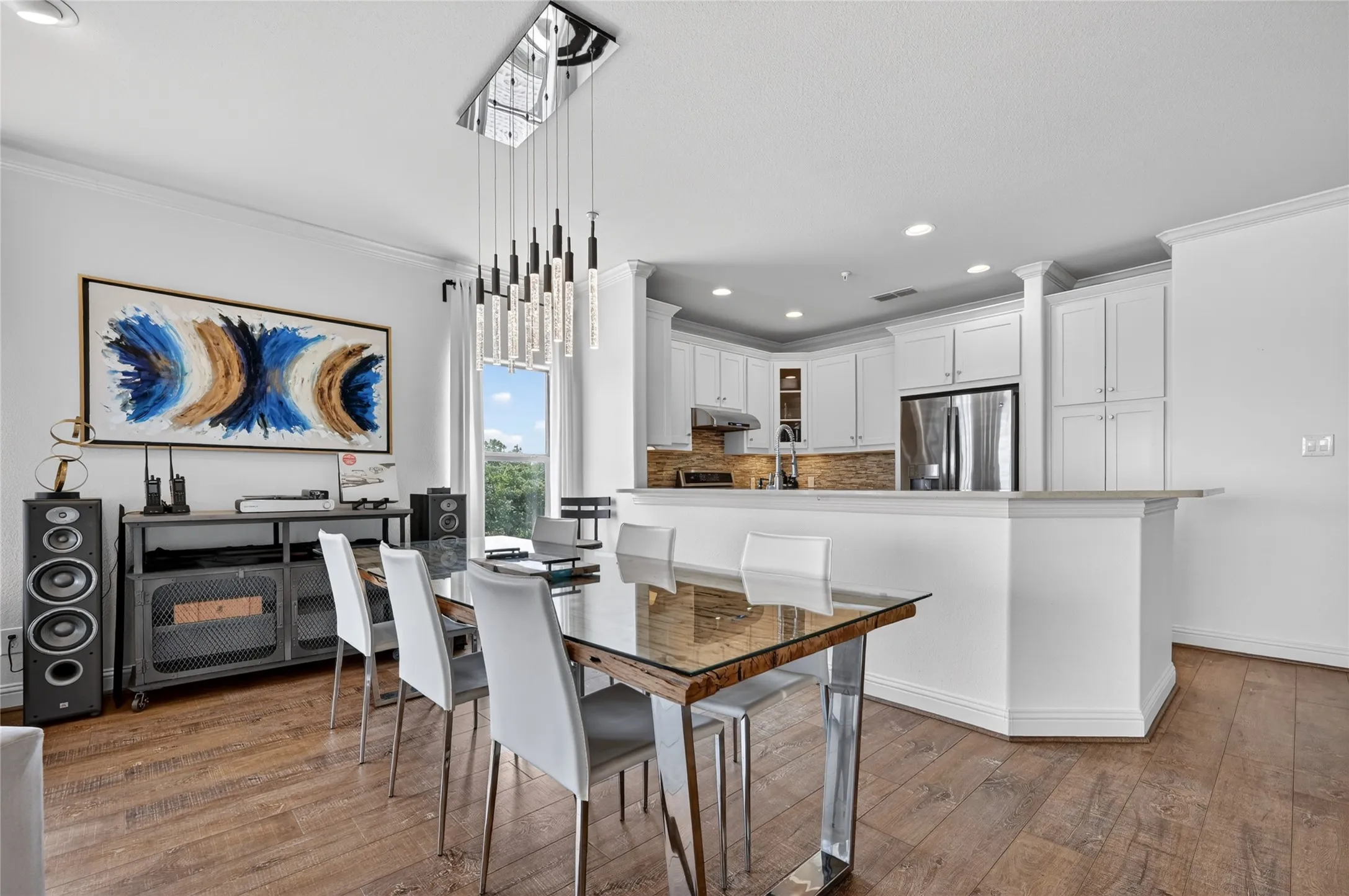Condominium For Sale in Denton County , 500 Waters Edge Drive 324, Lake Dallas, Texas 75065, 3 Bedroom, 3 Bathroom, 2 Garage spaces, 1,886 Sqft, built in 2014, mls#21240631, Real Estate Agent in Lake Dallas, Homes For Sale in Denton county, Homes For Sale in Lake Dallas, Realtor in Lake Dallas Texas, Real Estate Brokerage Independent Realty Texas, Luminita Cordes Realtor