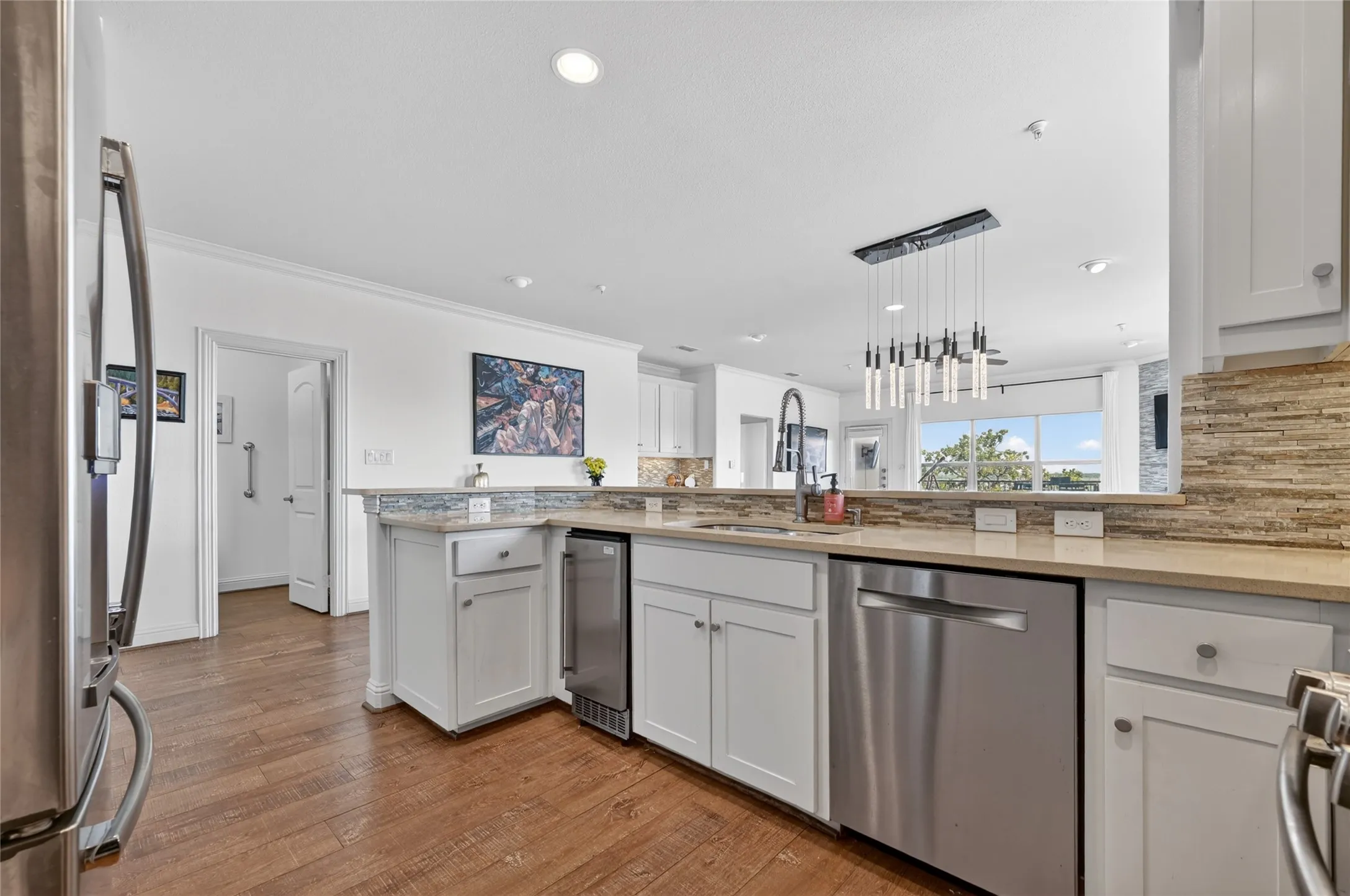Condominium For Sale in Denton County , 500 Waters Edge Drive 324, Lake Dallas, Texas 75065, 3 Bedroom, 3 Bathroom, 2 Garage spaces, 1,886 Sqft, built in 2014, mls#21240631, Real Estate Agent in Lake Dallas, Homes For Sale in Denton county, Homes For Sale in Lake Dallas, Realtor in Lake Dallas Texas, Real Estate Brokerage Independent Realty Texas, Luminita Cordes Realtor