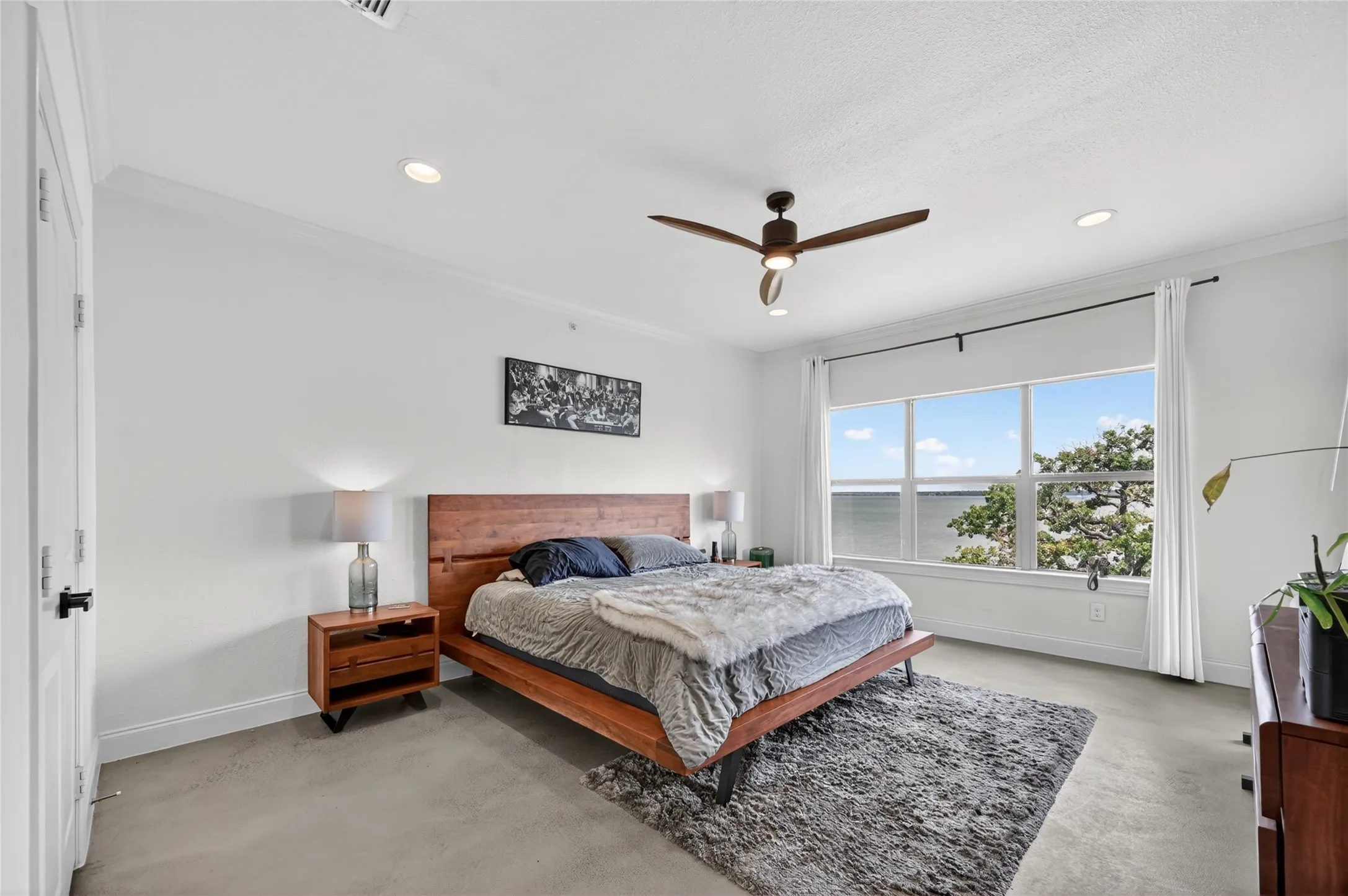 Condominium For Sale in Denton County , 500 Waters Edge Drive 324, Lake Dallas, Texas 75065, 3 Bedroom, 3 Bathroom, 2 Garage spaces, 1,886 Sqft, built in 2014, mls#21240631, Real Estate Agent in Lake Dallas, Homes For Sale in Denton county, Homes For Sale in Lake Dallas, Realtor in Lake Dallas Texas, Real Estate Brokerage Independent Realty Texas, Luminita Cordes Realtor