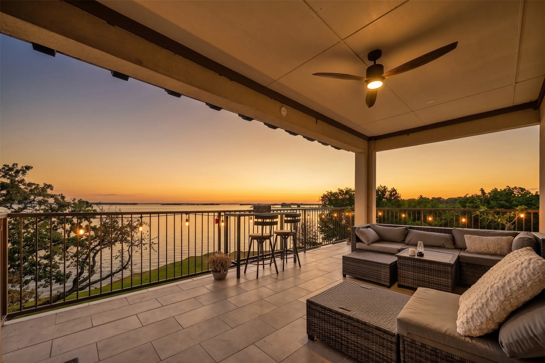 Condominium For Sale in Denton County , 500 Waters Edge Drive 324, Lake Dallas, Texas 75065, 3 Bedroom, 3 Bathroom, 2 Garage spaces, 1,886 Sqft, built in 2014, mls#21240631, Real Estate Agent in Lake Dallas, Homes For Sale in Denton county, Homes For Sale in Lake Dallas, Realtor in Lake Dallas Texas, Real Estate Brokerage Independent Realty Texas, Luminita Cordes Realtor